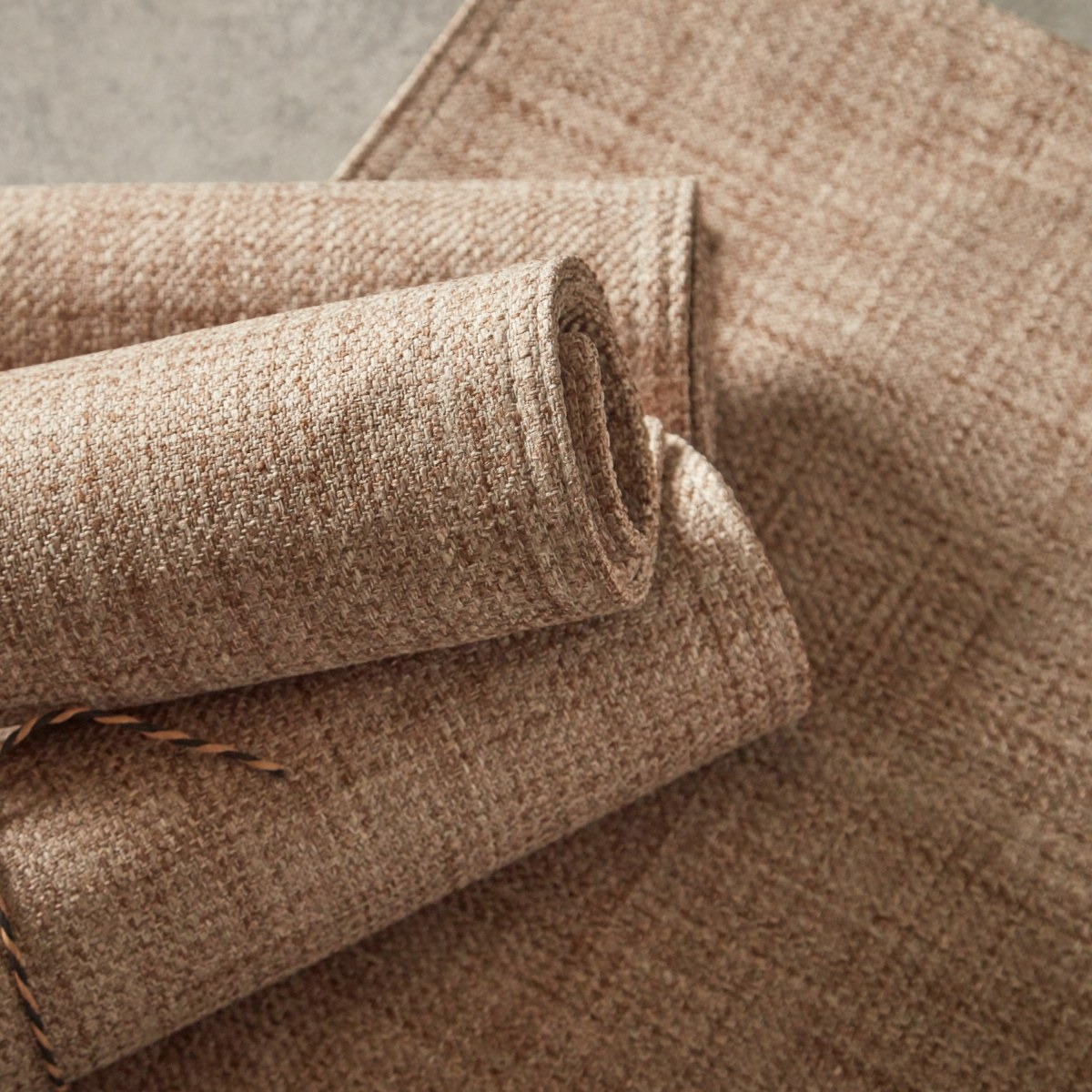 لبادة صحون بارزة الملمس من إيتيرنو- طقم من 4 قطع-household-dining-tablelinen-placemats-image-2