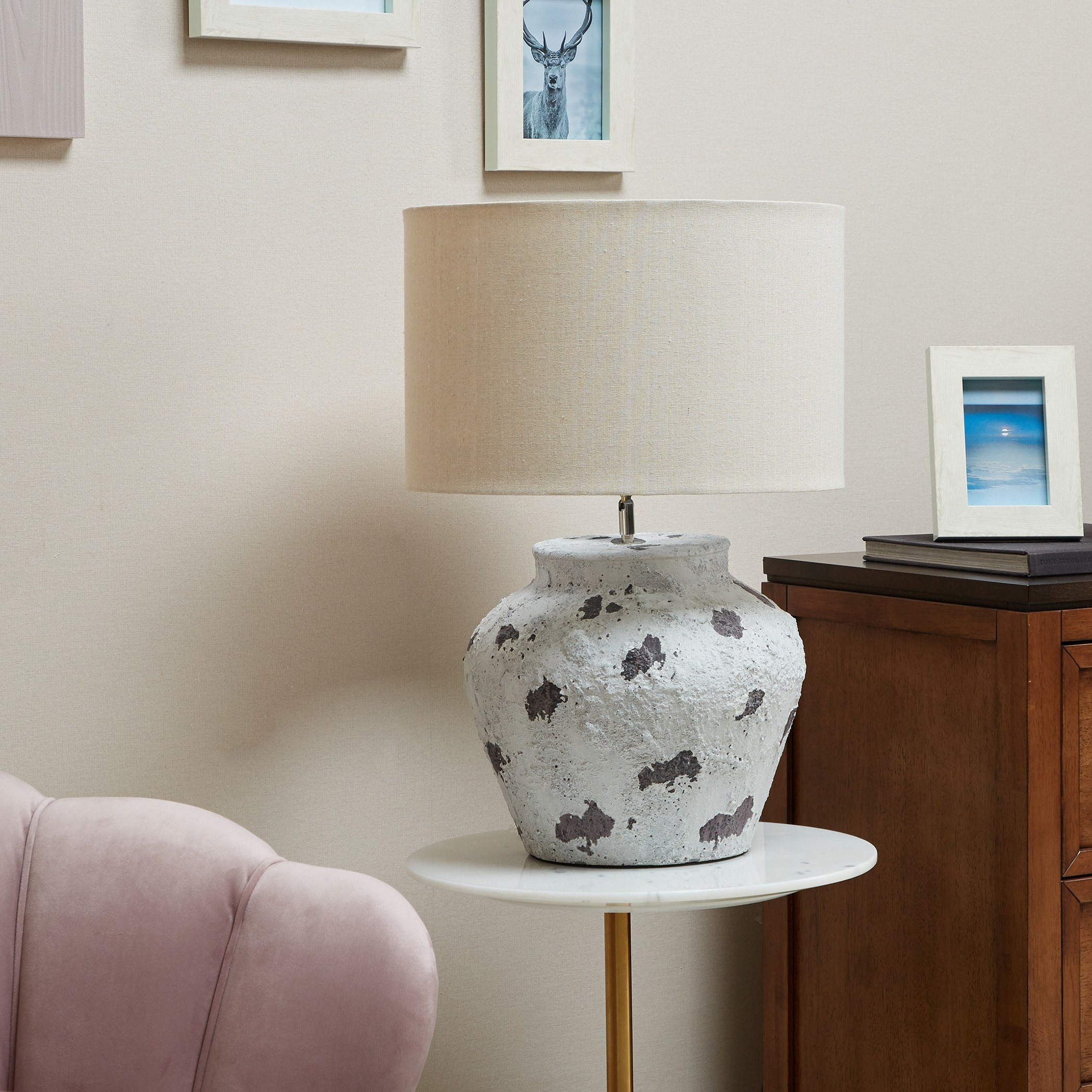 White concrete table deals lamp