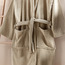 روب حمّام متوسط بقبعة من فيلور-household-bathandlaundry-bathlinen-bathrobesandslippers-bathrobes-image-3