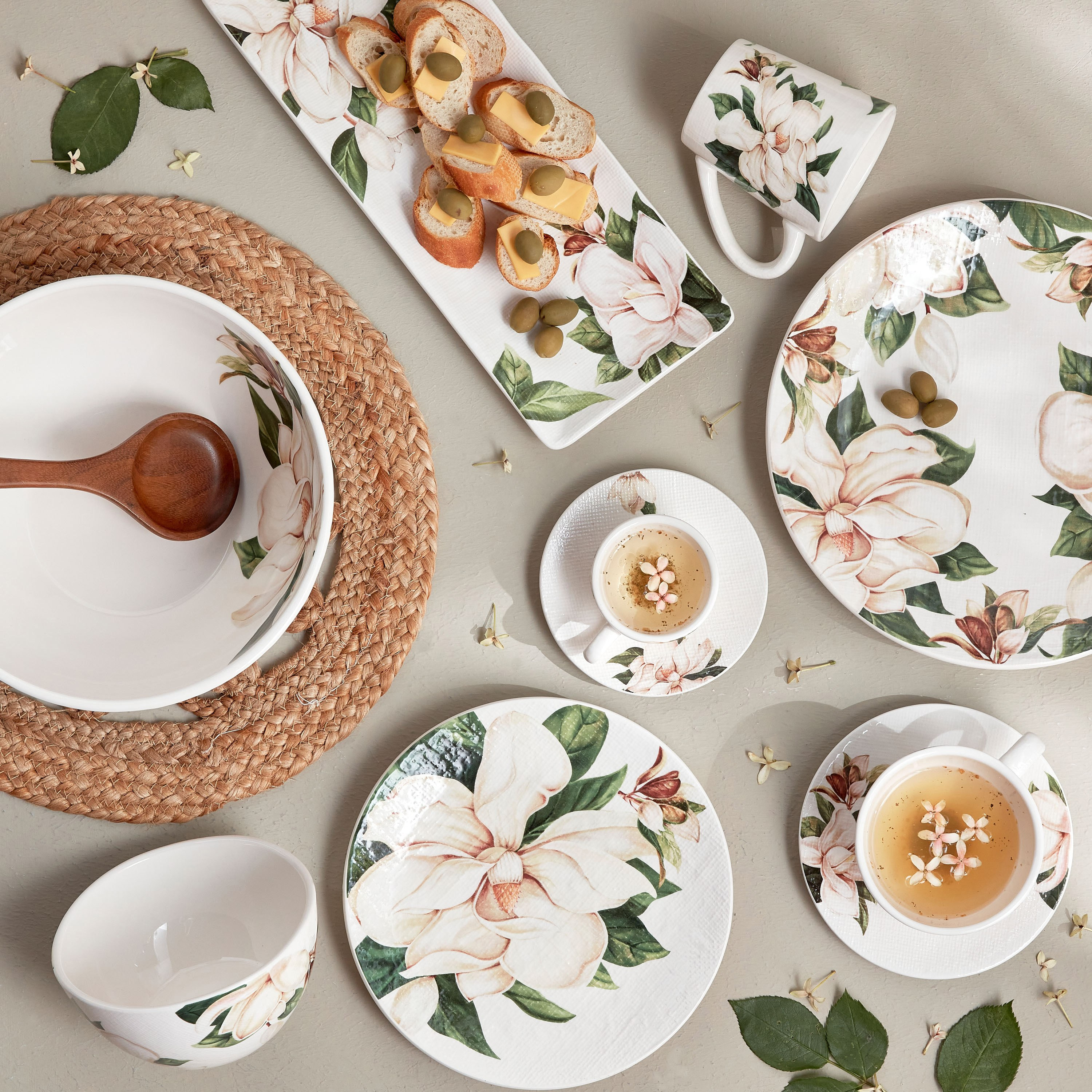 Tableware Magnolia Flower Plates ROSLYN Fine Bone Magnolia Piece