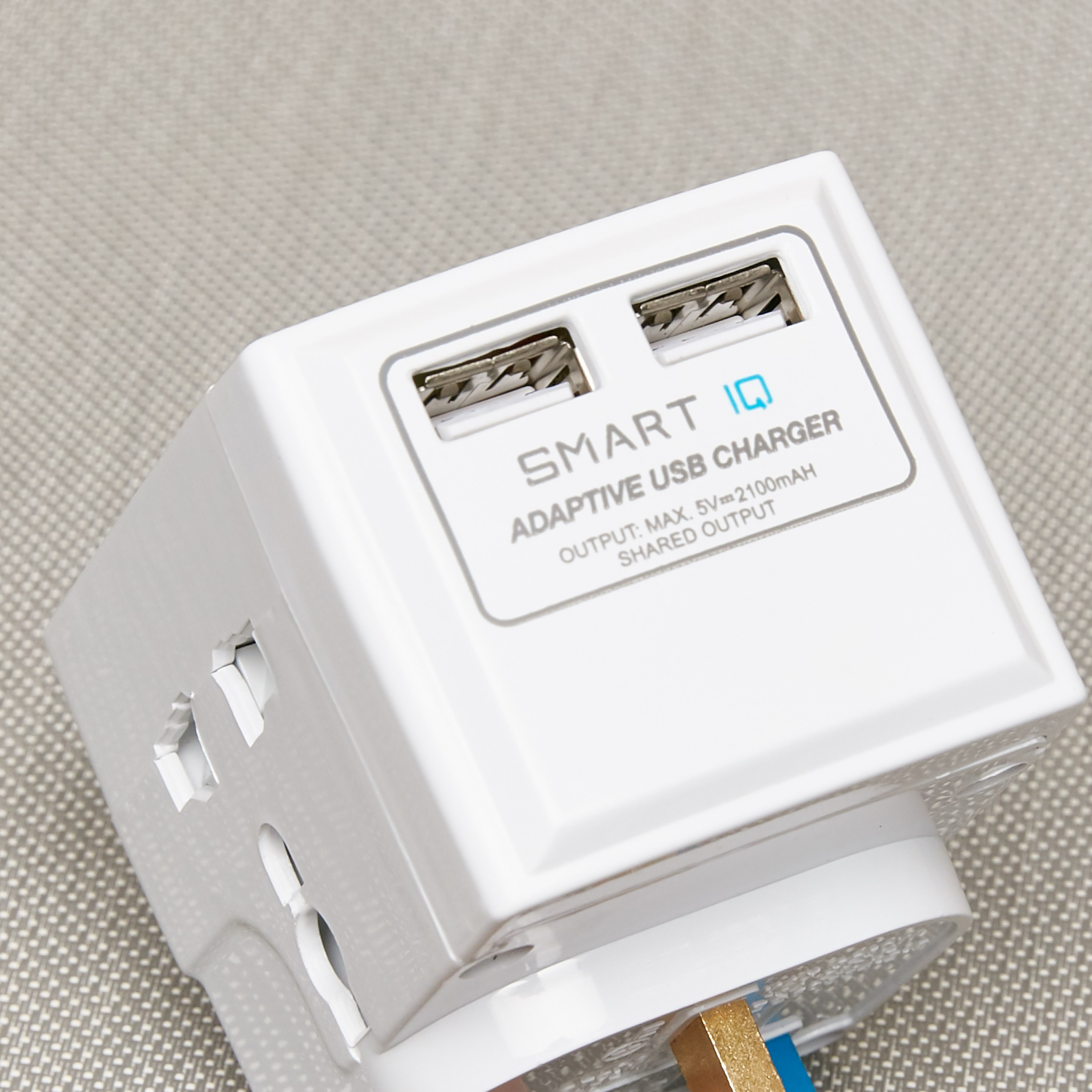 Oshtraco 3-Way Universal Multi-Adaptor-household-lighting-electricalaccessories-image-3
