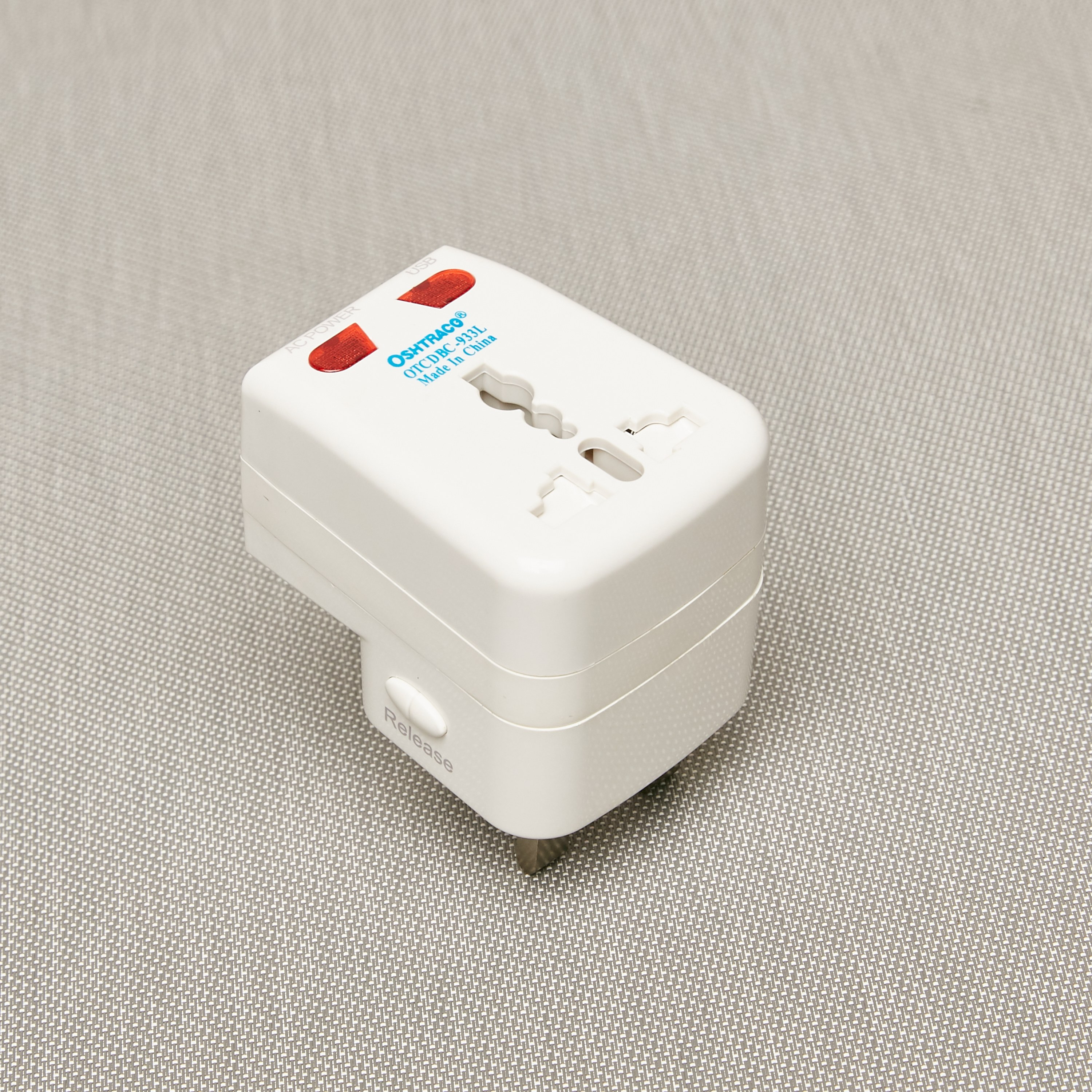 Oshtraco World Travel Adaptor Kit-household-lighting-electricalaccessories-image-1