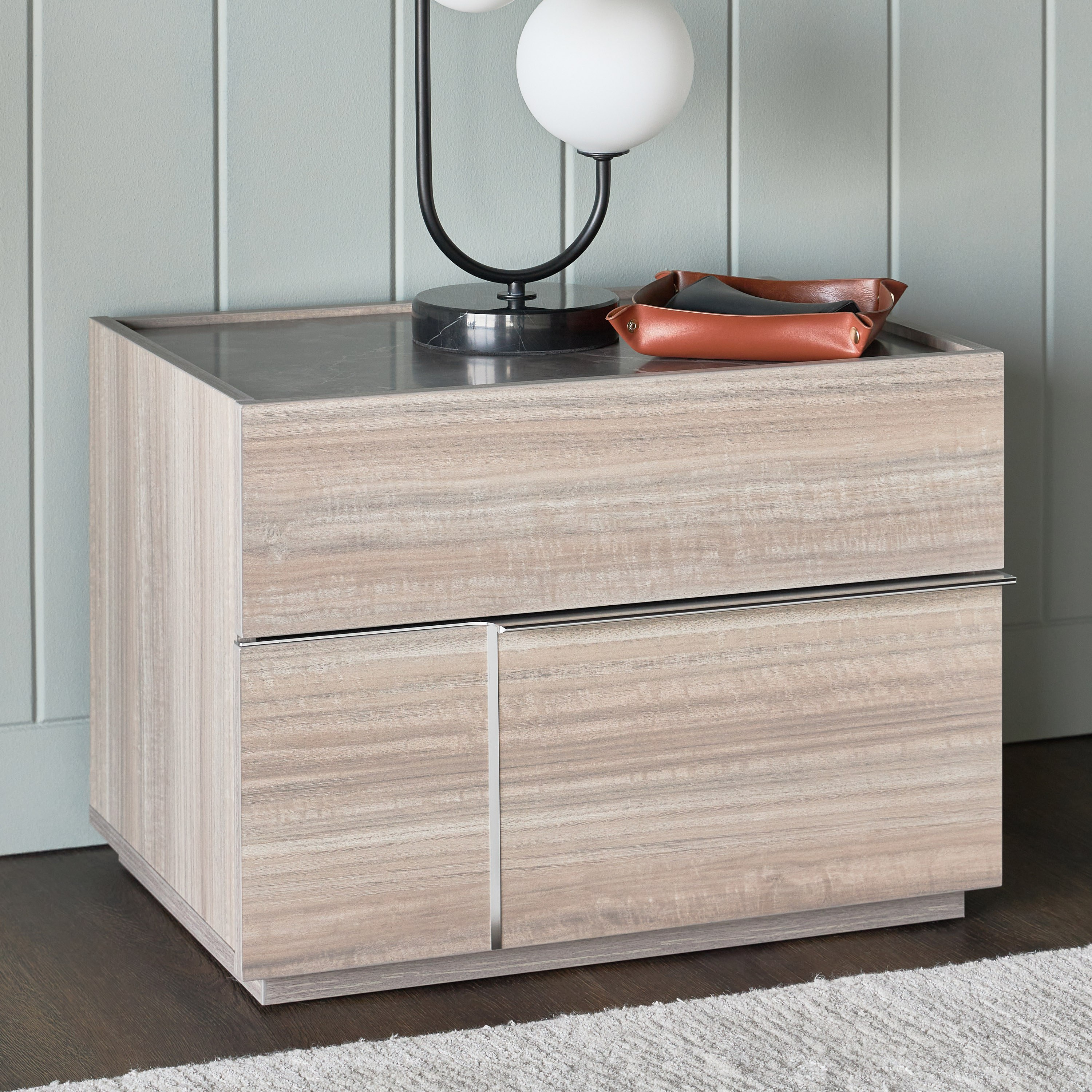 Warner Right Nightstand
