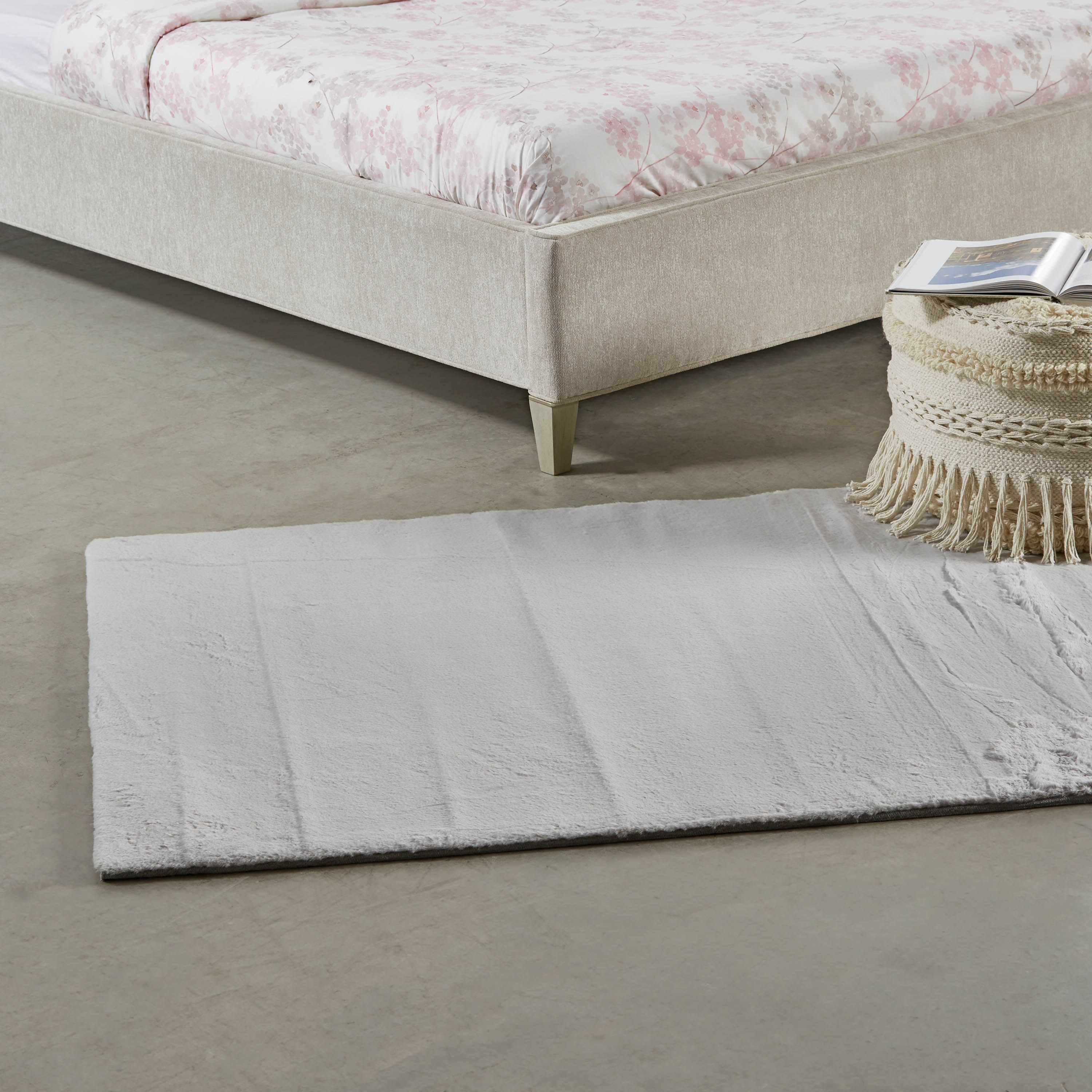 سجادة فائقة النعومة - أفينيتي - 120x170 سم-household-rugsandcarpets-rugs-image-1
