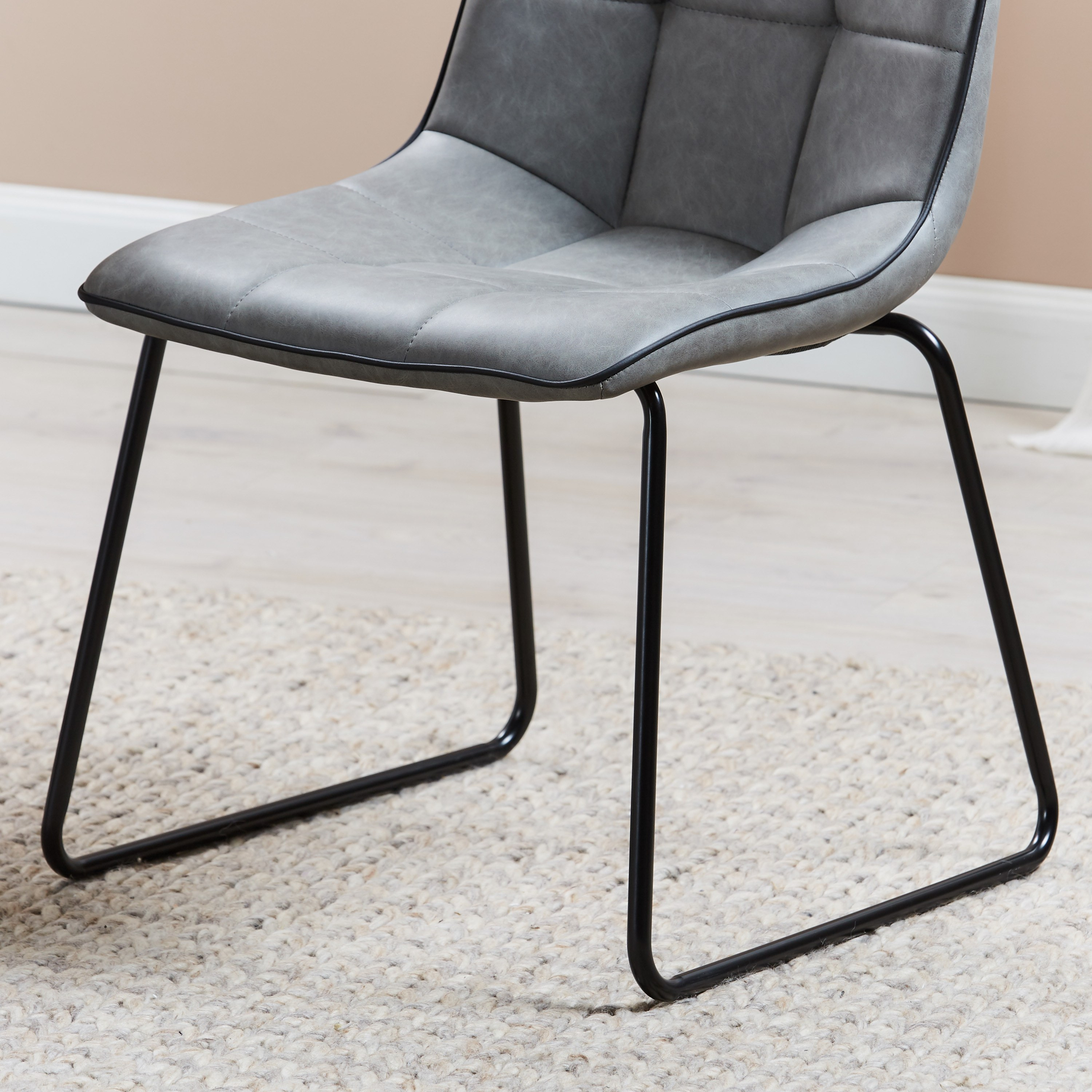 كرسي سفرة جلد - هامبتون-furniture-diningroom-chairsandbenches-image-4