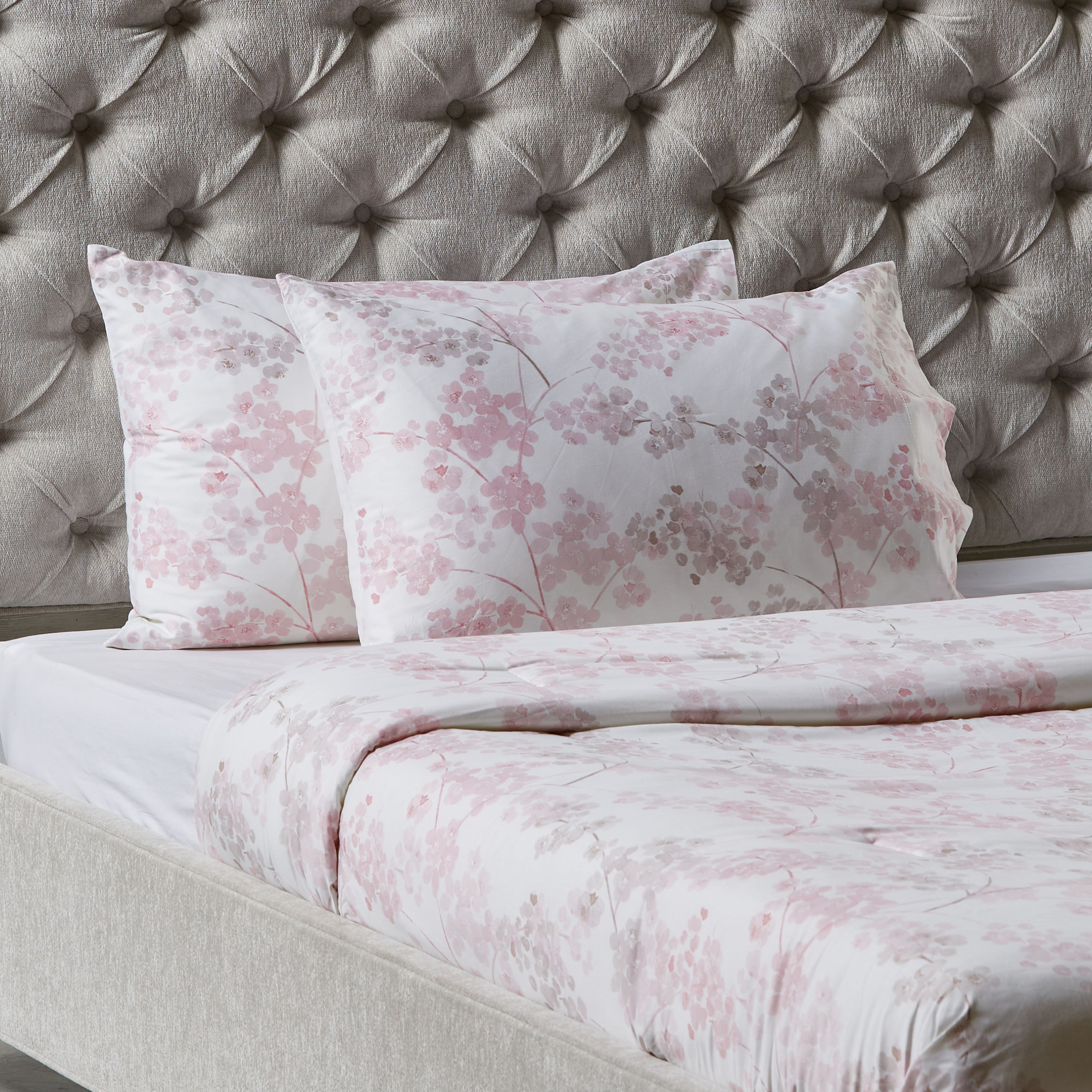 Hanna Floral Print 3-Piece Queen Comforter Set- 200x240 cm-household-bedding-comfortersandbedspreads-comforters-image-2