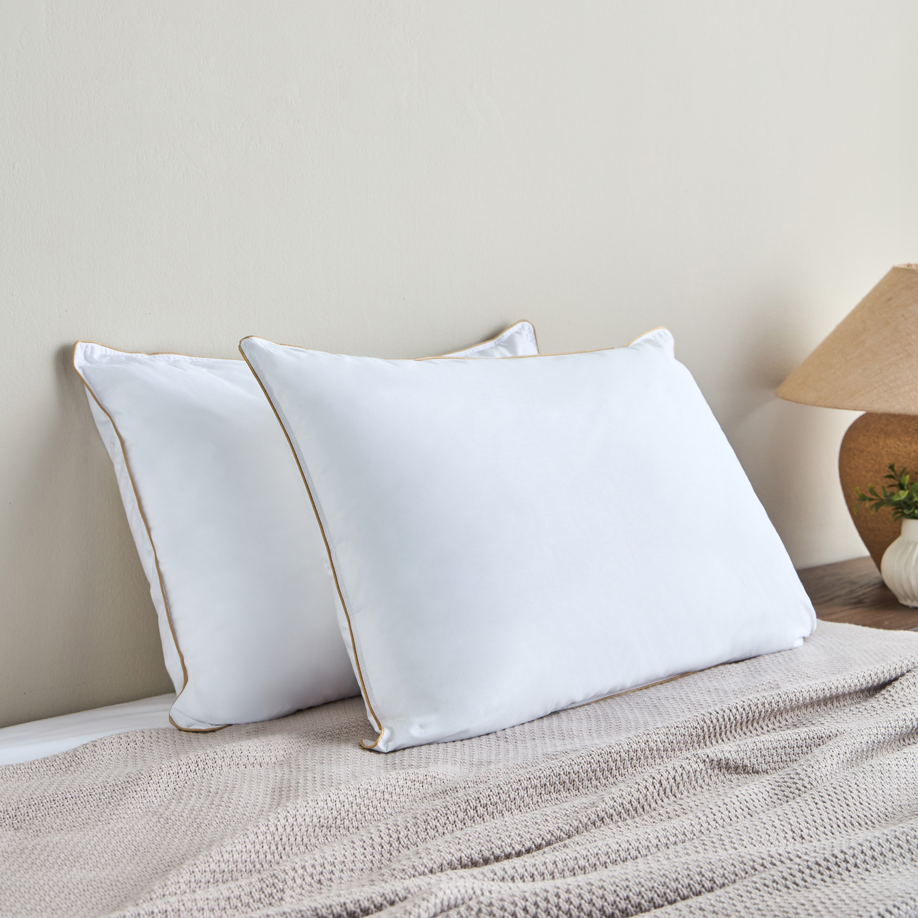 Cloud Soft Down Alternative 1-Piece Pillow - 50x75 cm