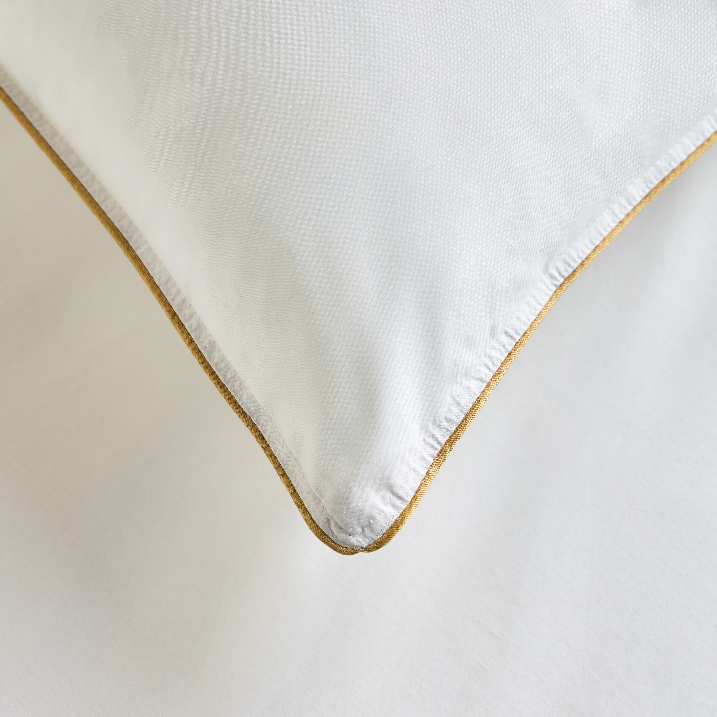 Cloud Soft Down Alternative 1-Piece Pillow - 50x75 cm-household-bedding-pillows-image-2