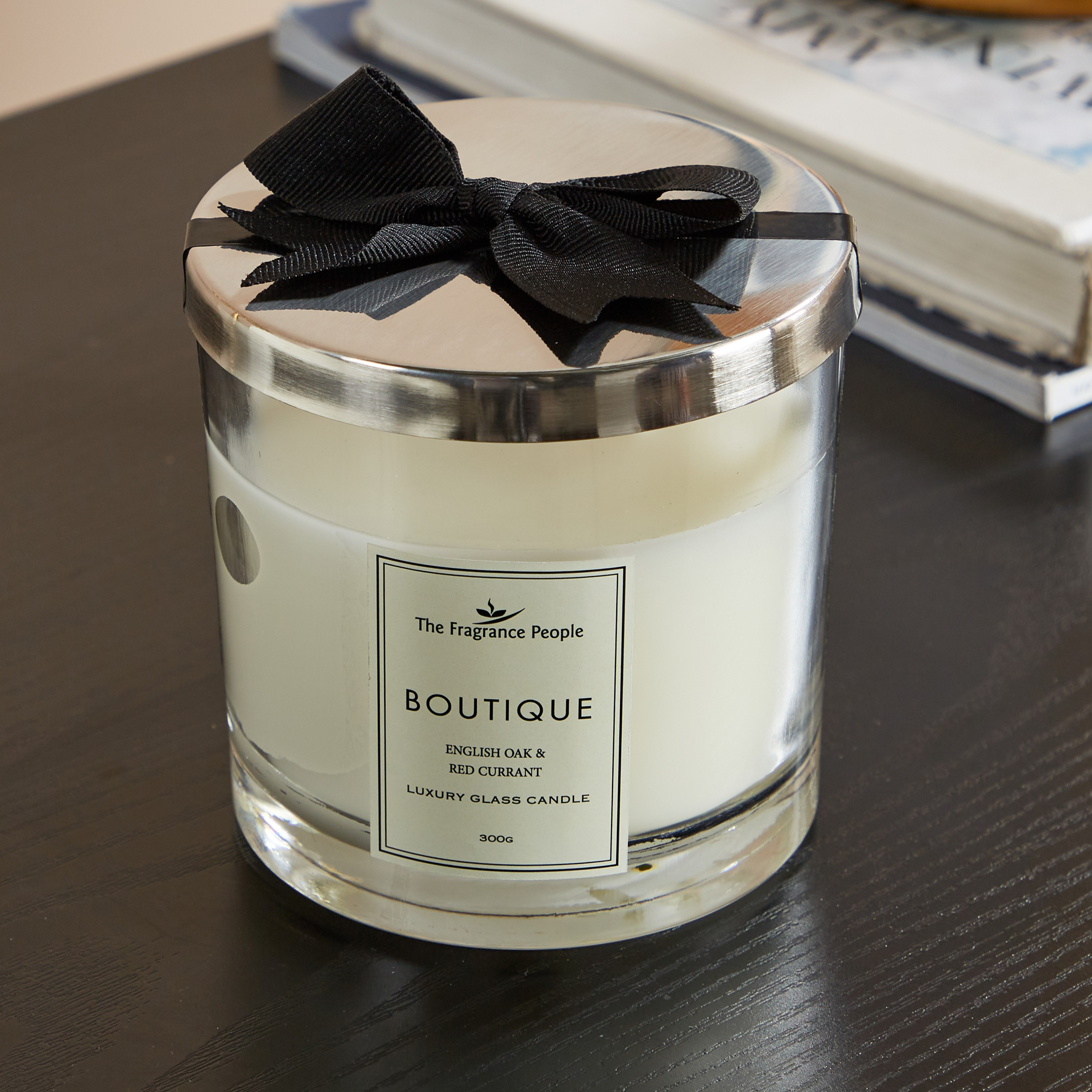 Boutique English Oak and Redcurrant Glass Candle - 11 cm-household-homefragrance-candles-image-1
