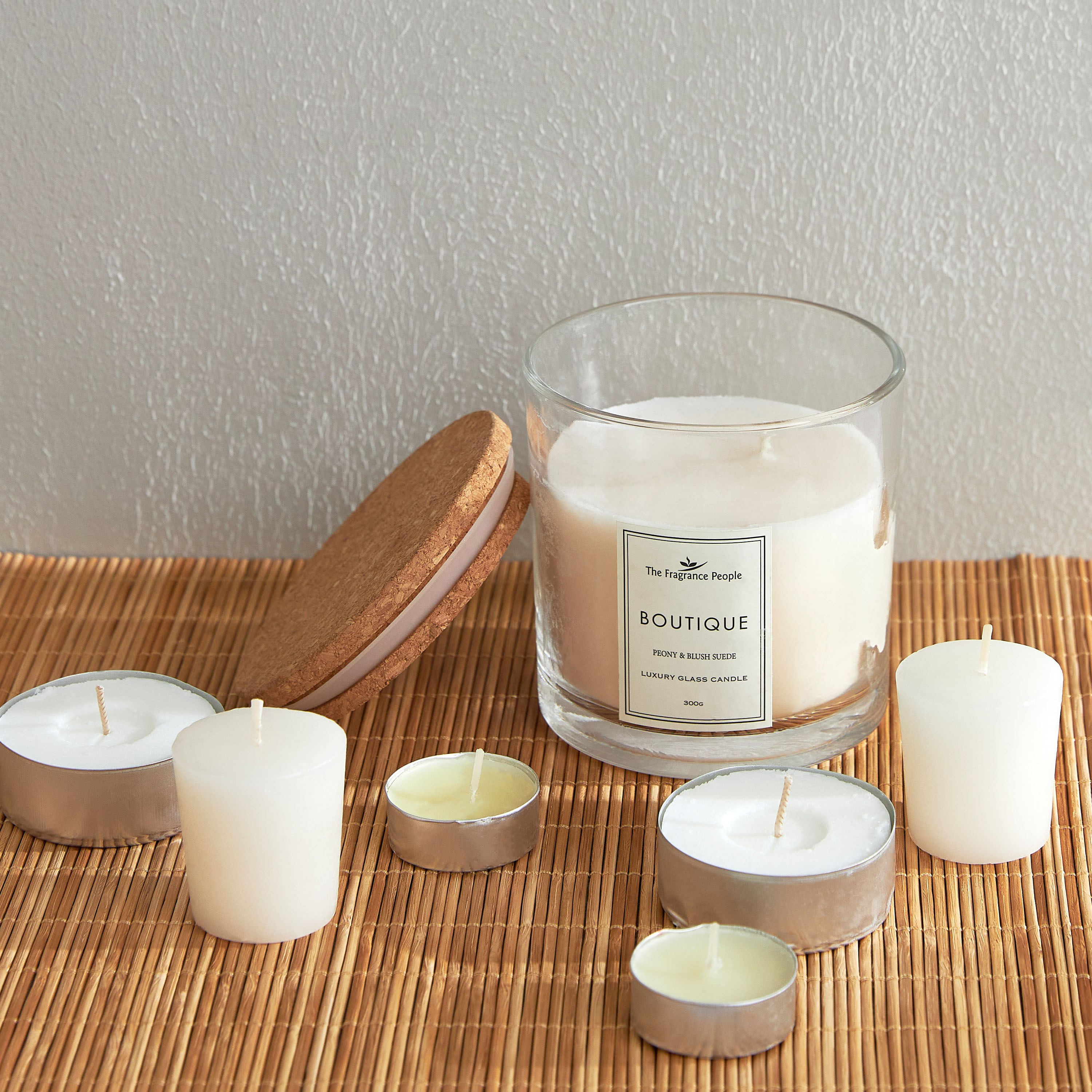 شمعة زجاجية برائحة الفاوانيا والسويدي الأحمر من بوتيك - 11 سم-household-homefragrance-candles-image-3