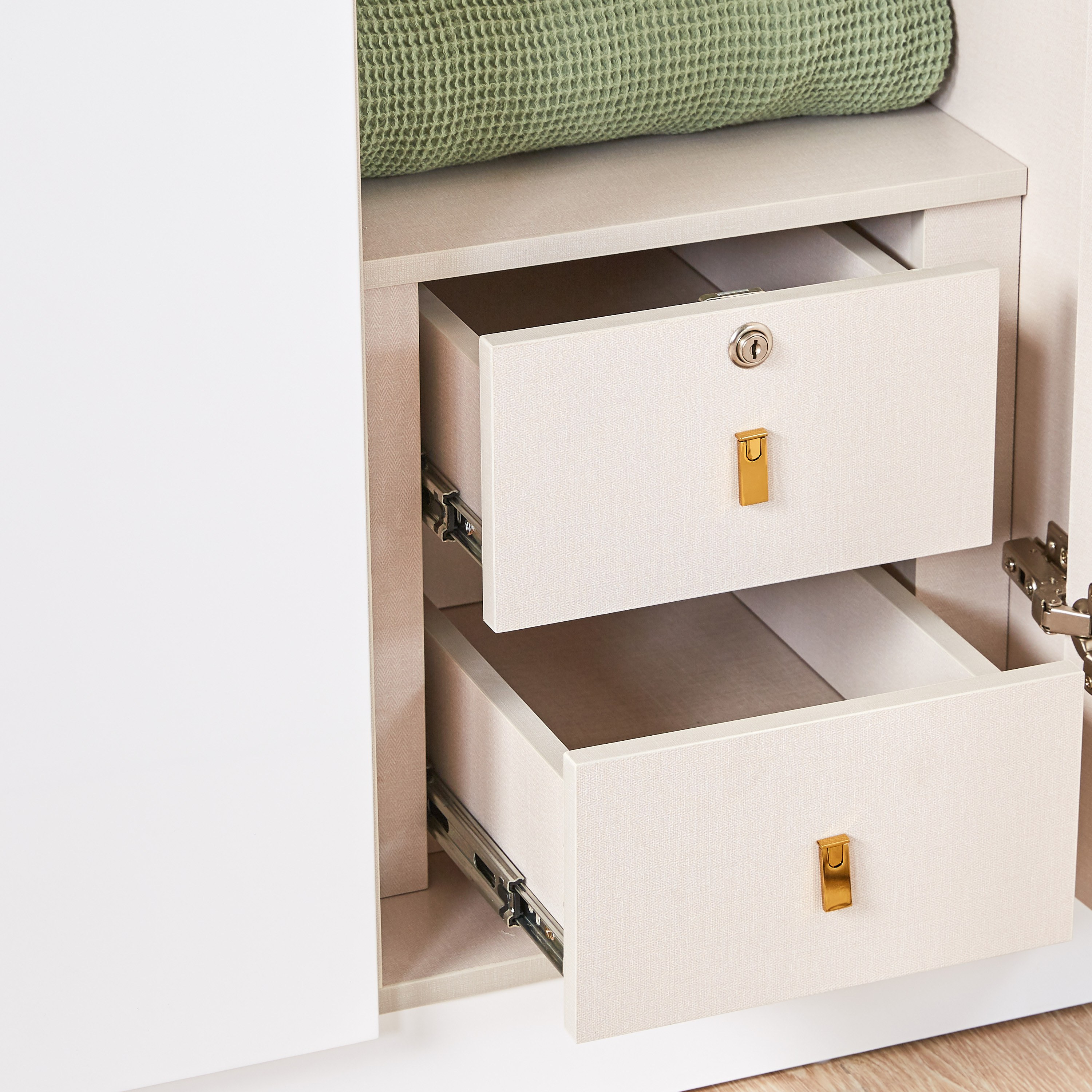 | خزانة ملابس 5 أبواب بأدراج - هايلي