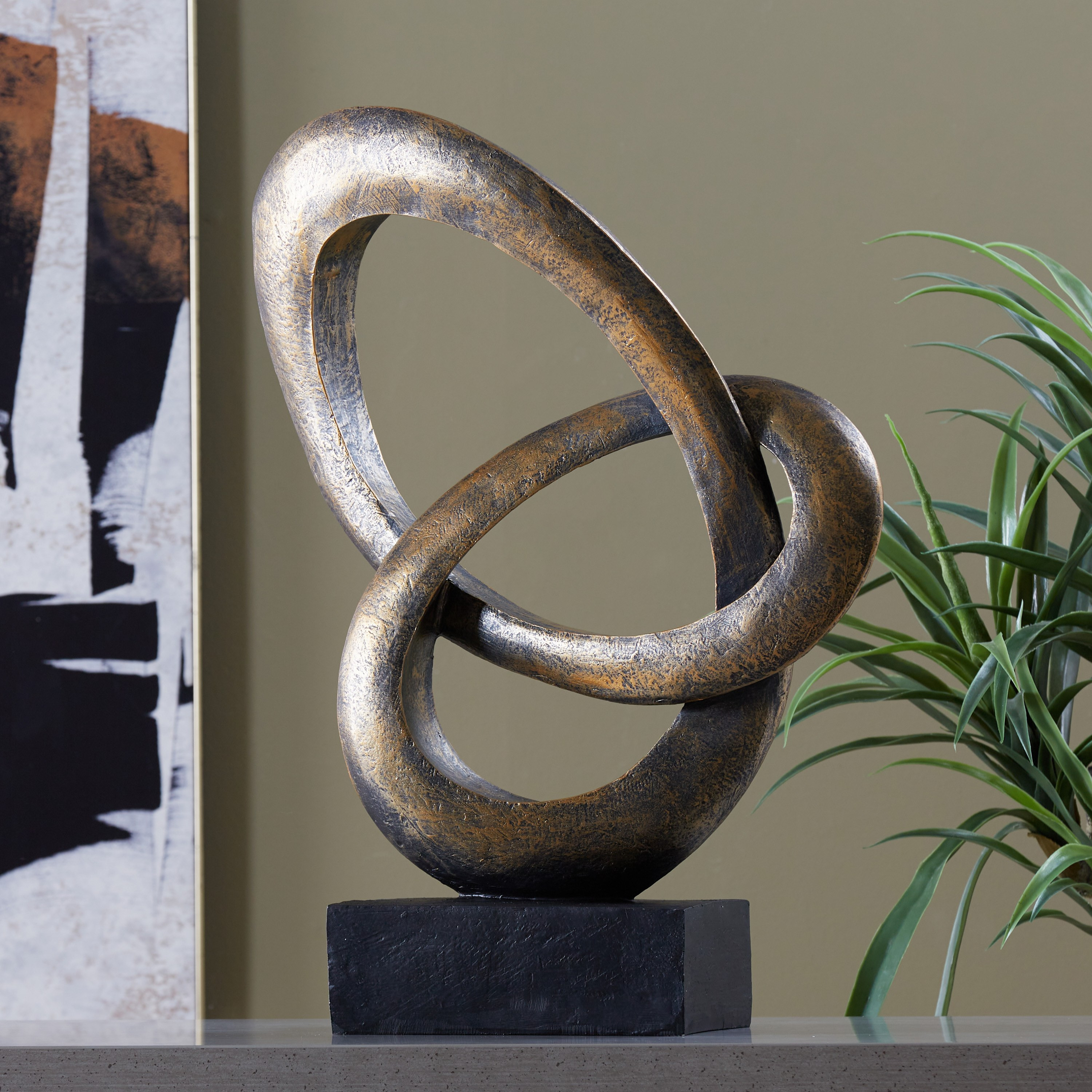 Transform Your Space: The Beauty of Abstract Decorative Objects