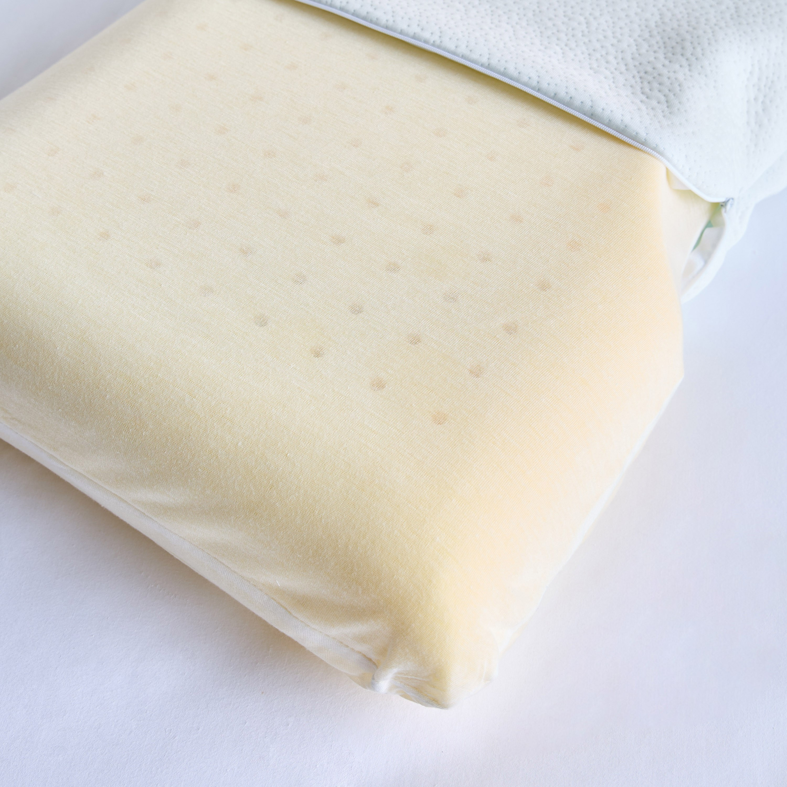 Chamomile Infused Medium Firm Memory Foam 1-Piece Pillow - 45x70 cm-household-bedding-pillows-image-4