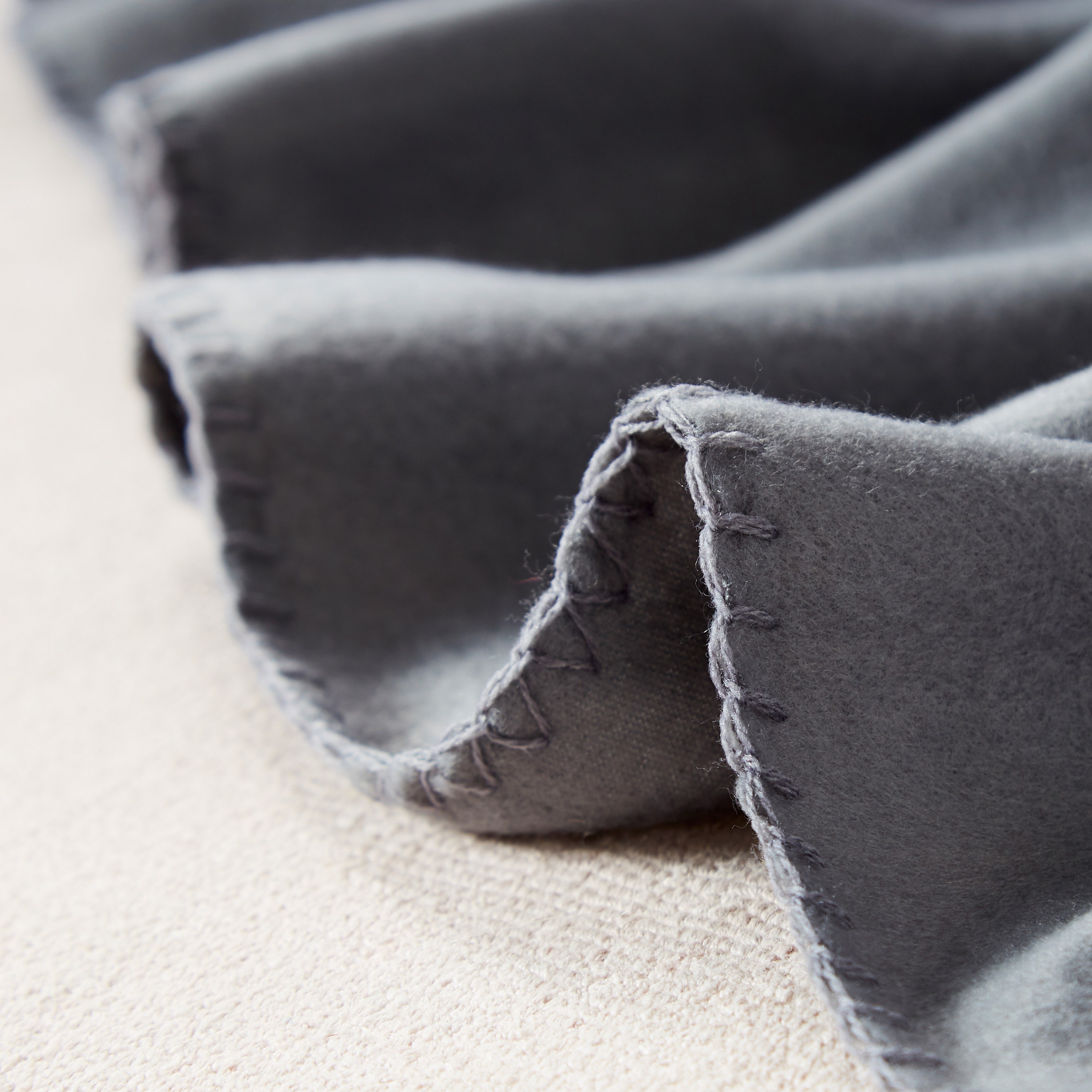 Easton Polar Fleece Blanket - 150x120 cm-household-cushionsandthrows-throwsandblankets-blankets-image-3