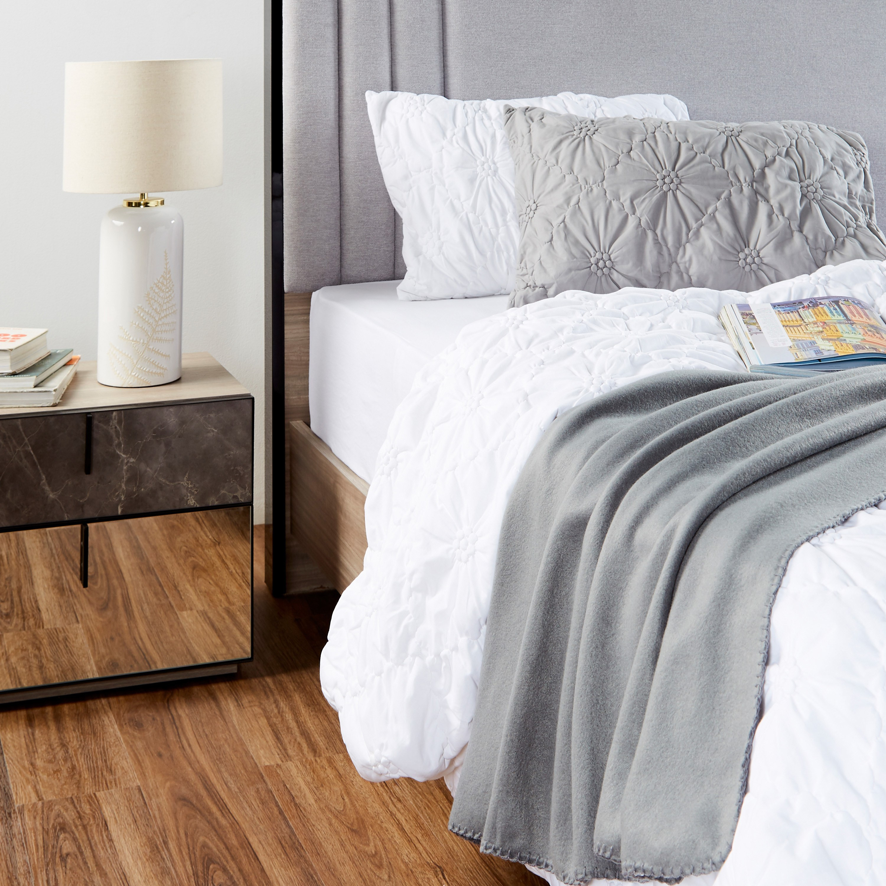 Easton Polar Fleece Blanket - 150x120 cm-household-cushionsandthrows-throwsandblankets-blankets-image-4
