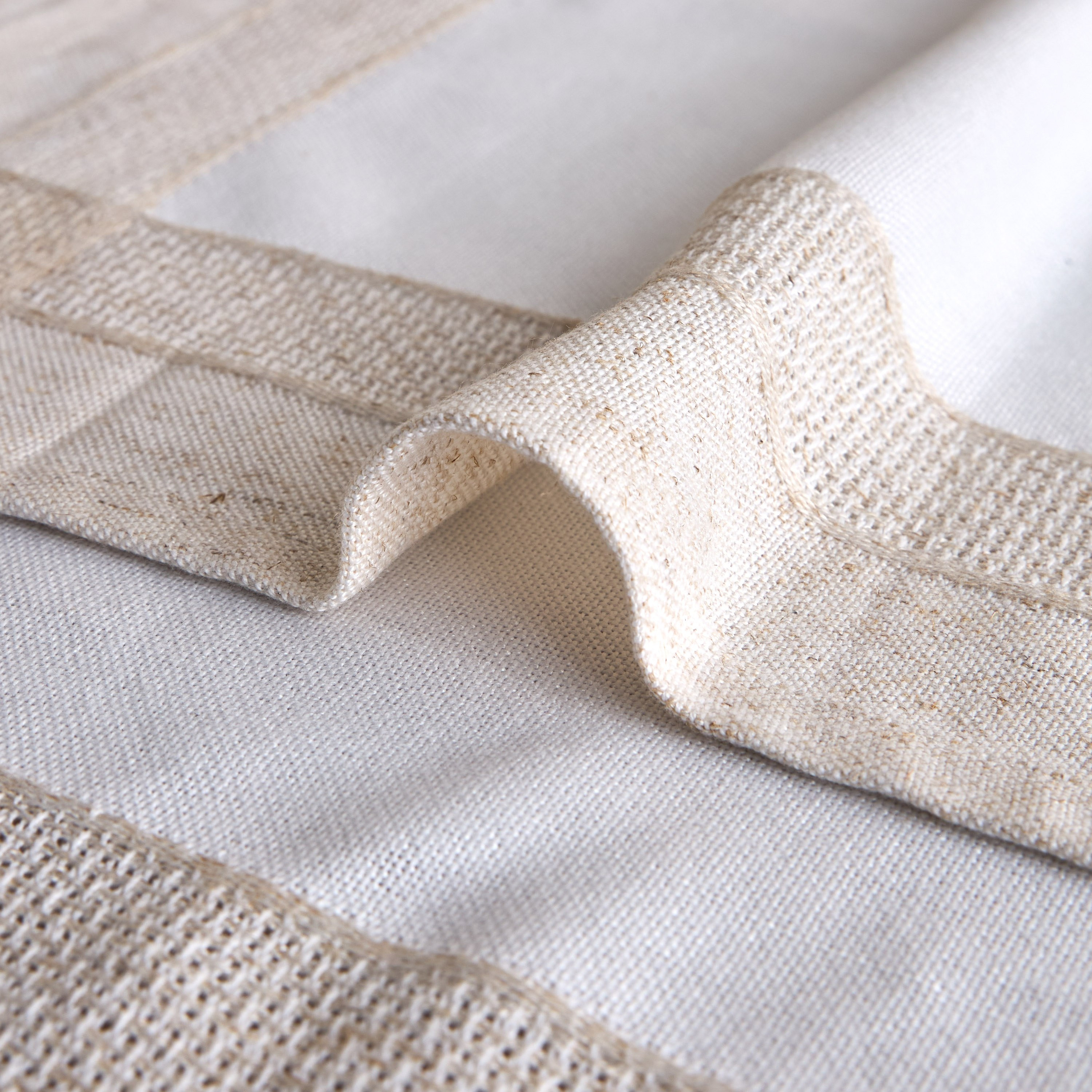 Leno Parker Napkin - Set of 4-household-dining-tablelinen-napkinsandaccessories-image-2