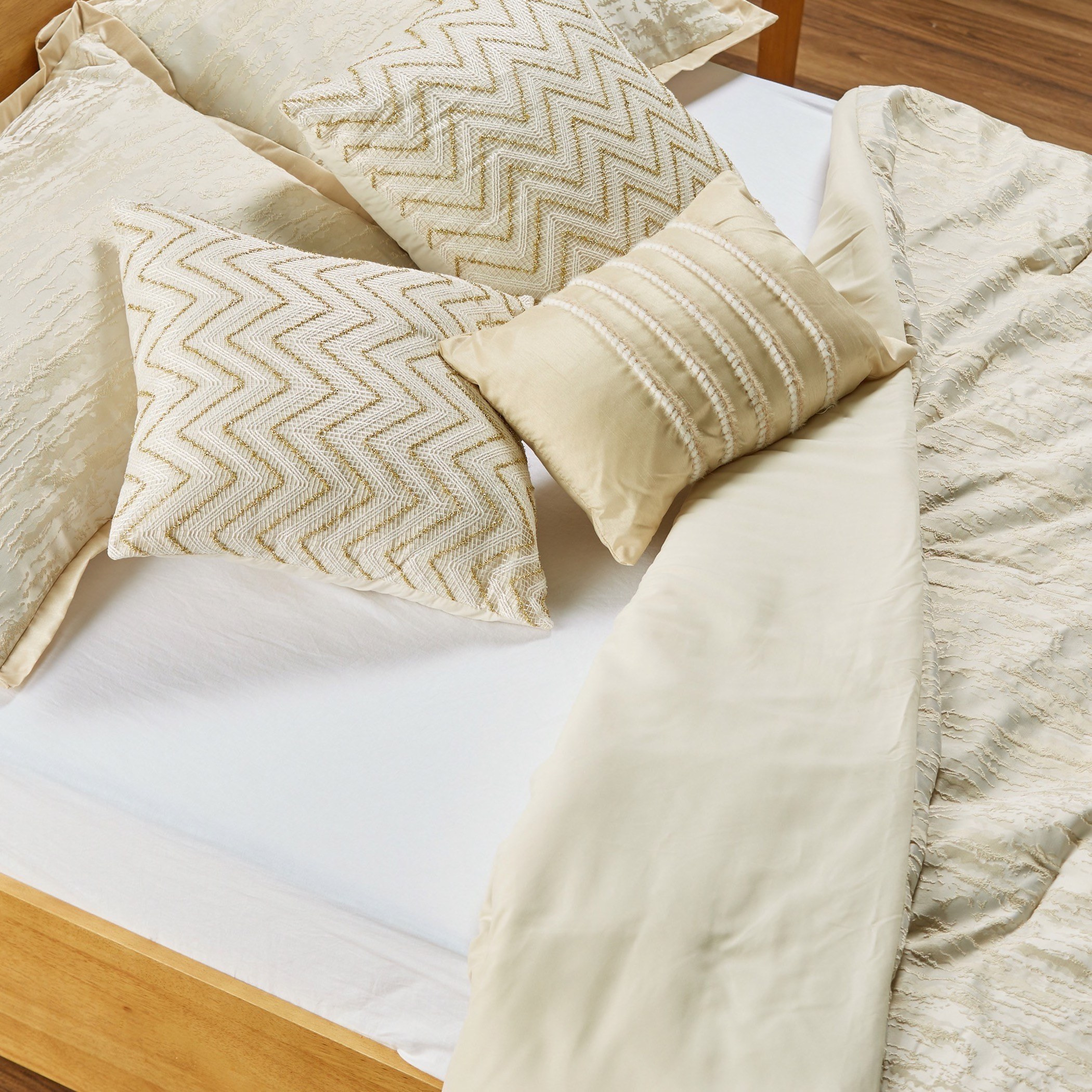 Hakeem 6-Piece Super King Jacquard Comforter Set - 250x260 cm-household-bedding-comfortersandbedspreads-comforters-image-3
