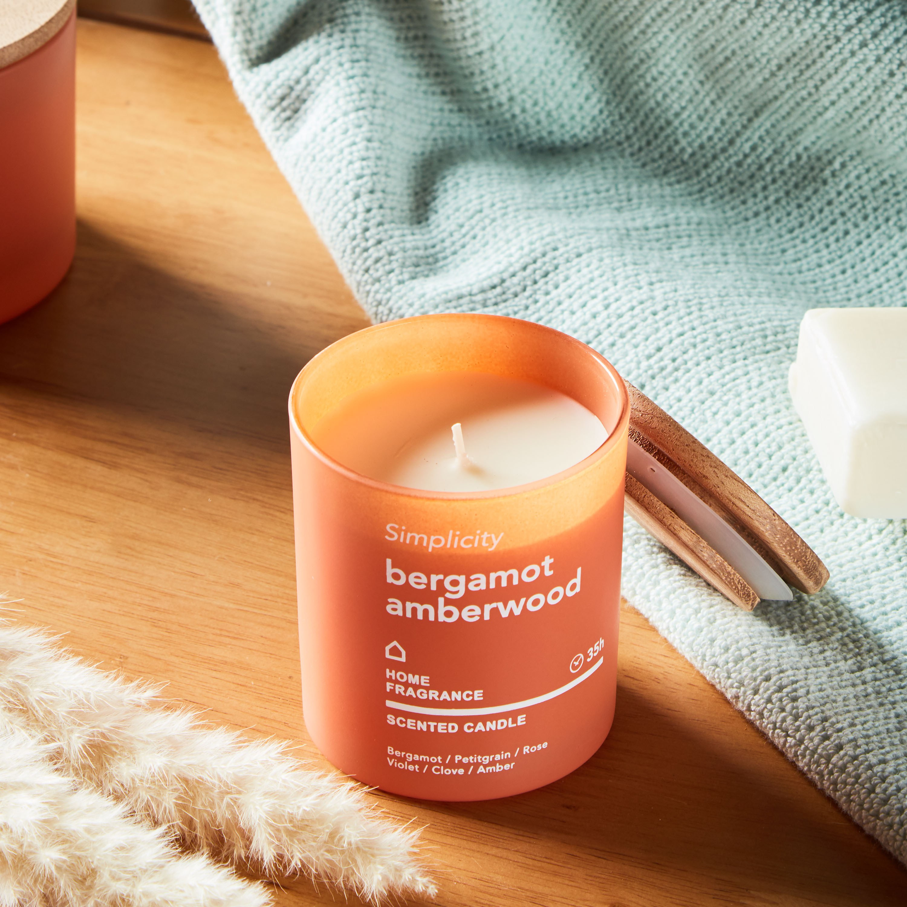 جرة شموع برائحة البرغموت وخشب العنبر 188 جم - سيمبلسيتي-household-homefragrance-candles-image-1