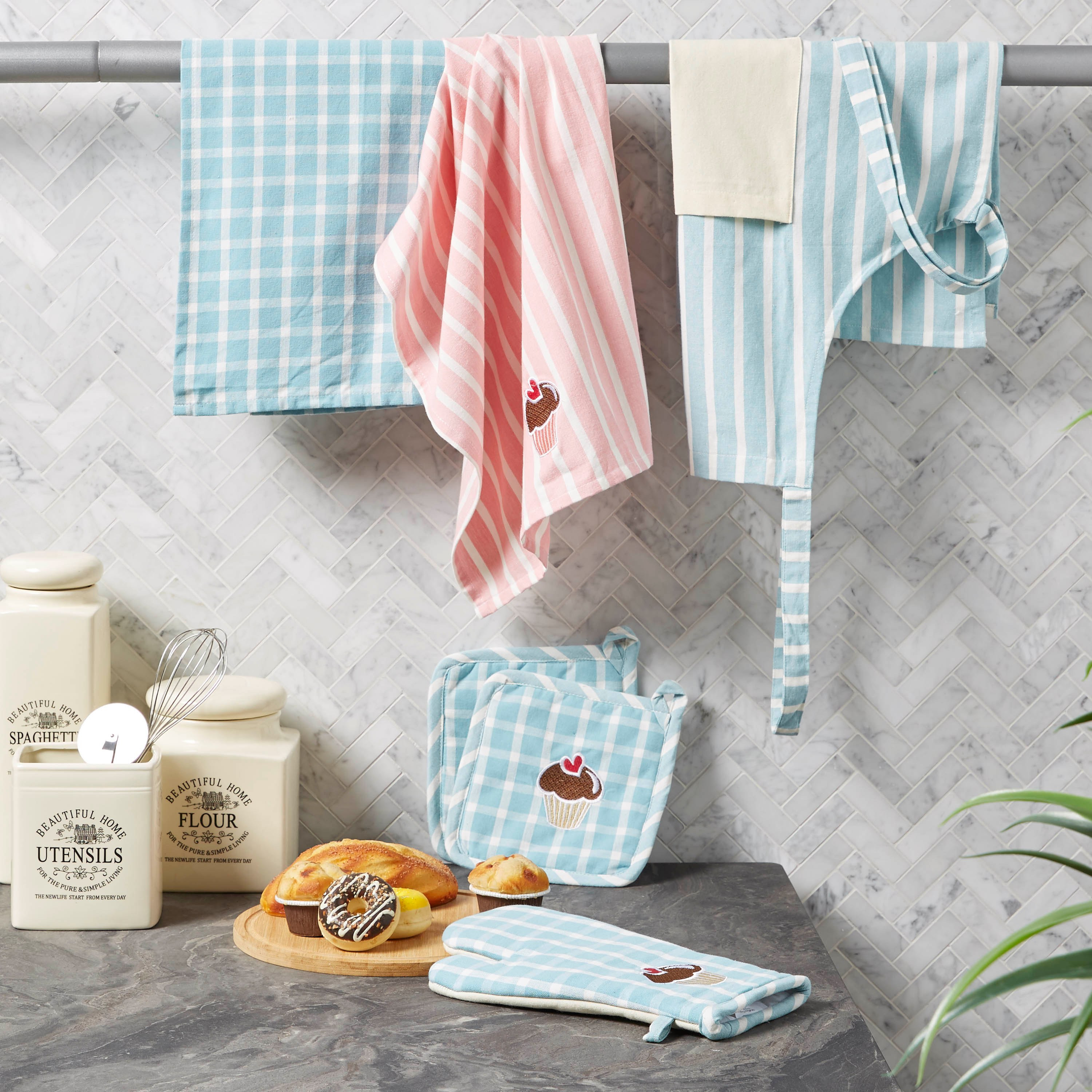 Muffins Apron-household-kitchen-kitchenlinen-apronsmittsandpotholders-image-5