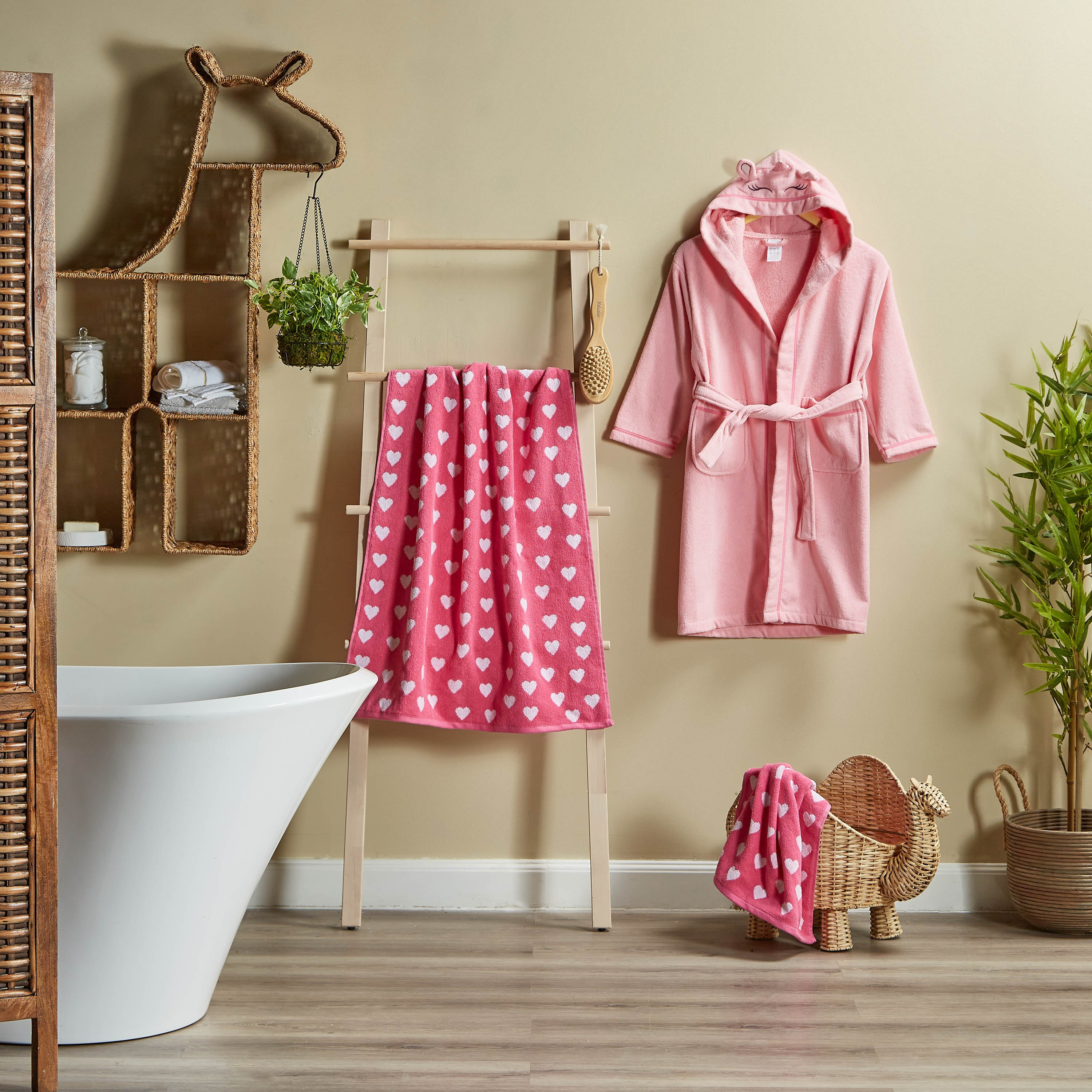 روب حمّام بتصميم يونيكورن - أبيجيل-babyandkids-bathandstorage-bath-bathrobesandponchos-image-5