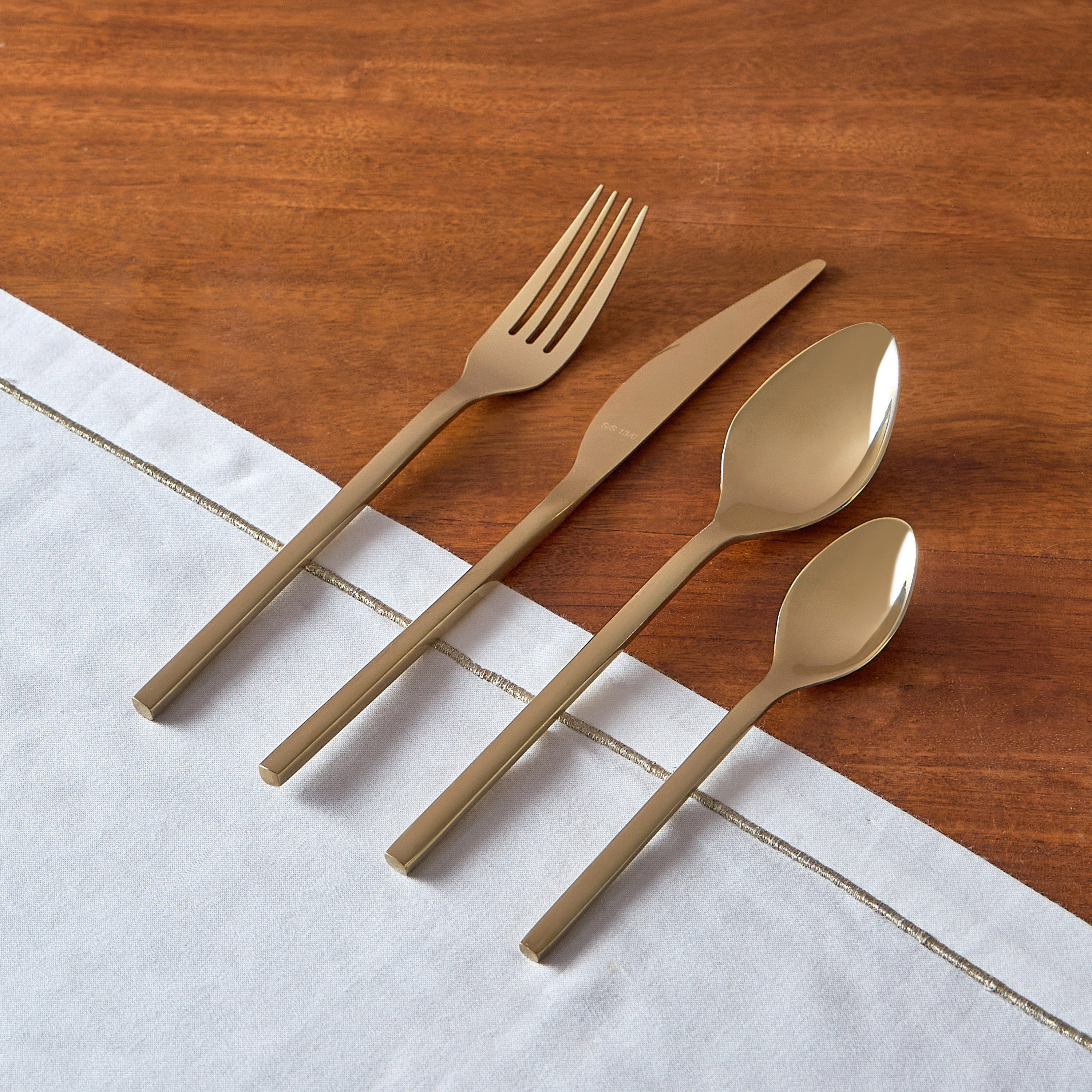 Copper store cutlery set