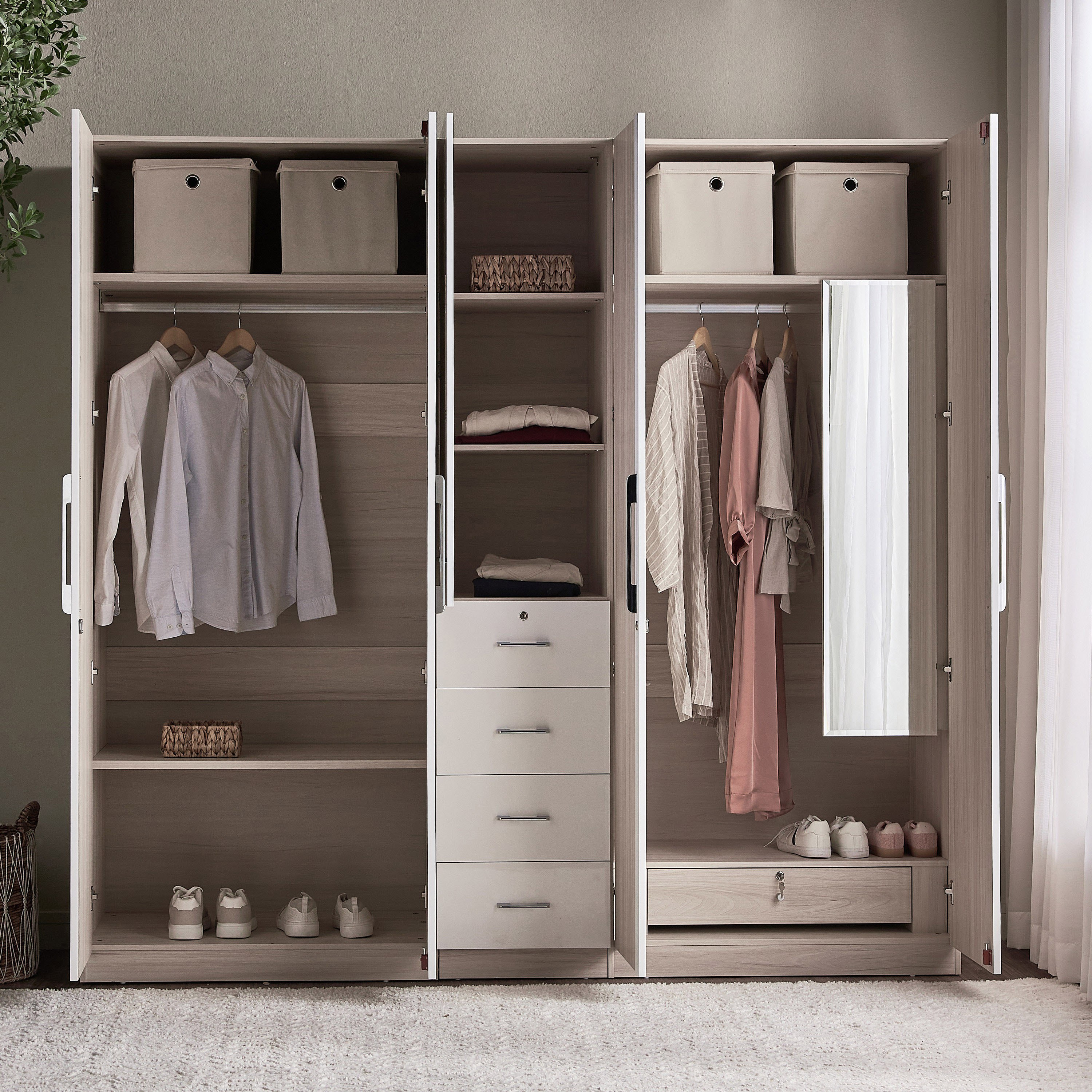 Drawers for outlet wardrobe