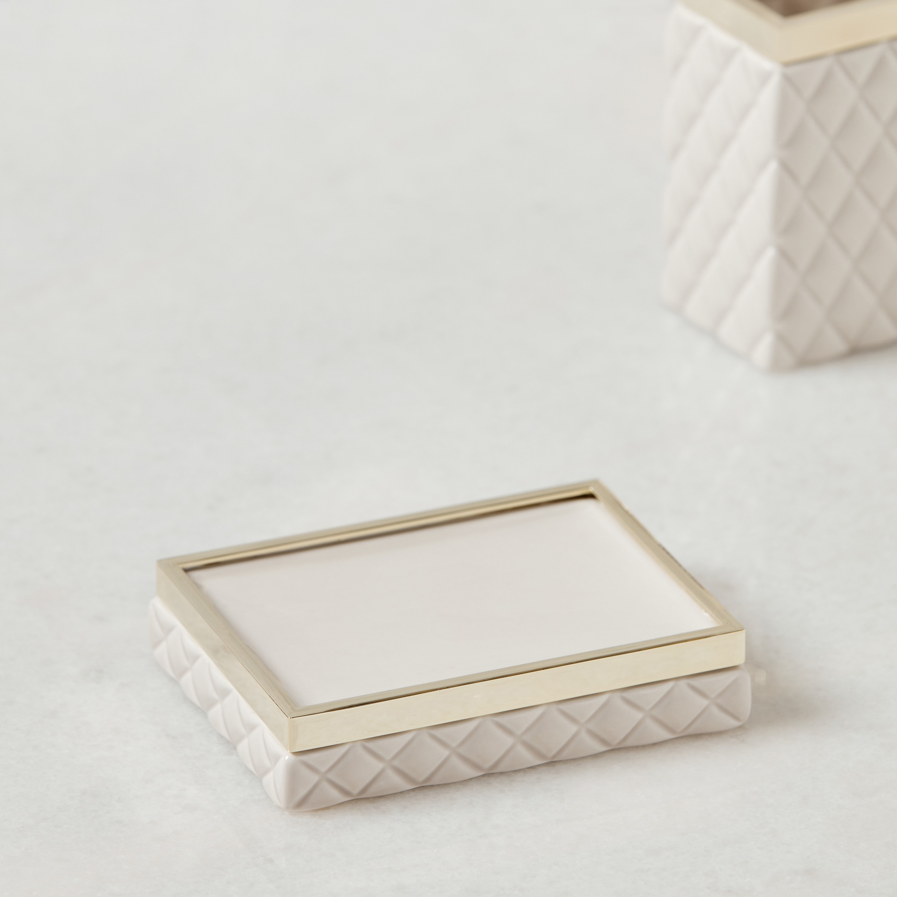 Erina Soap Dish-household-bathandlaundry-bathaccessories-soapdishesanddispensers-image-2