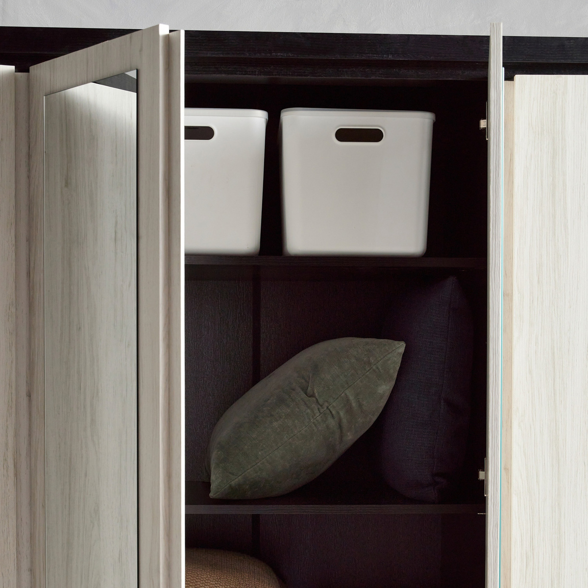 خزانة ملابس - إليمنتس 17 | خزانة ملابس - إليمنتس