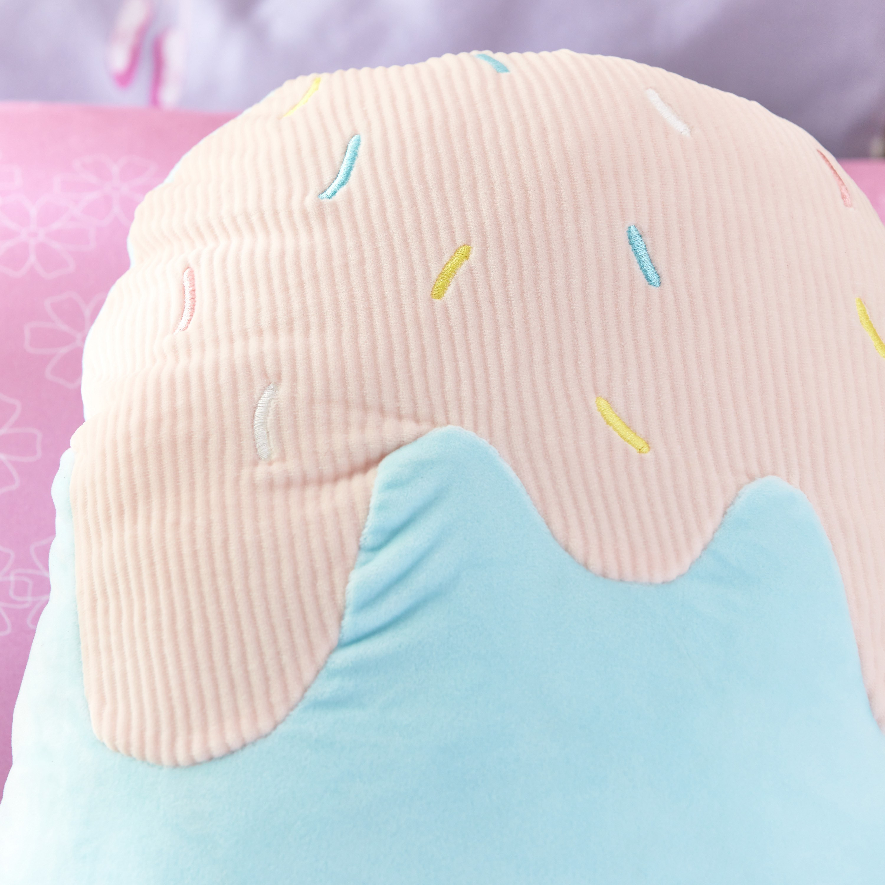 وسادة آيس كريم من تيا - 26x50 سم-babyandkids-toys-softtoys-image-2