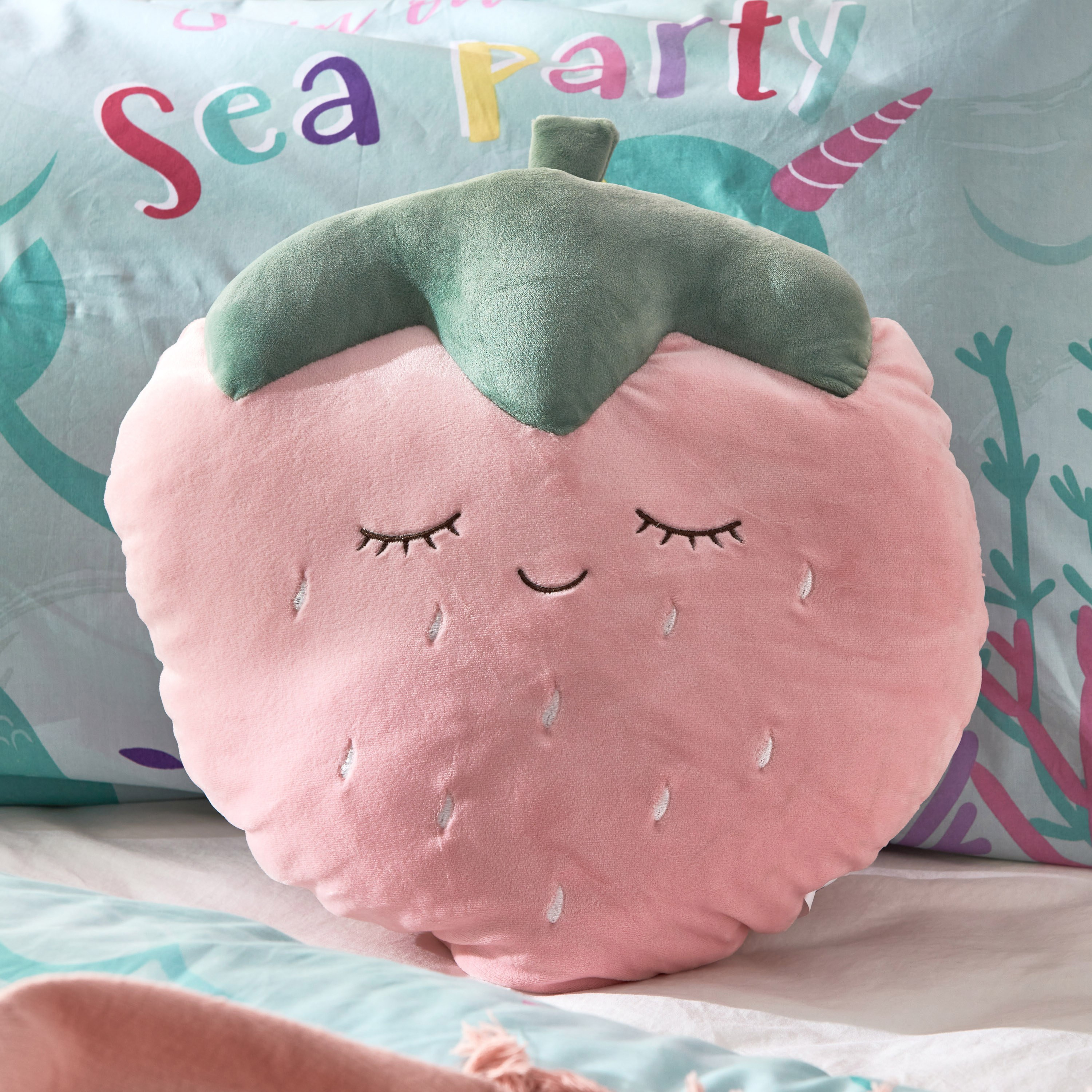لعبة مخملية الفراولة لو-babyandkids-toys-softtoys-image-1