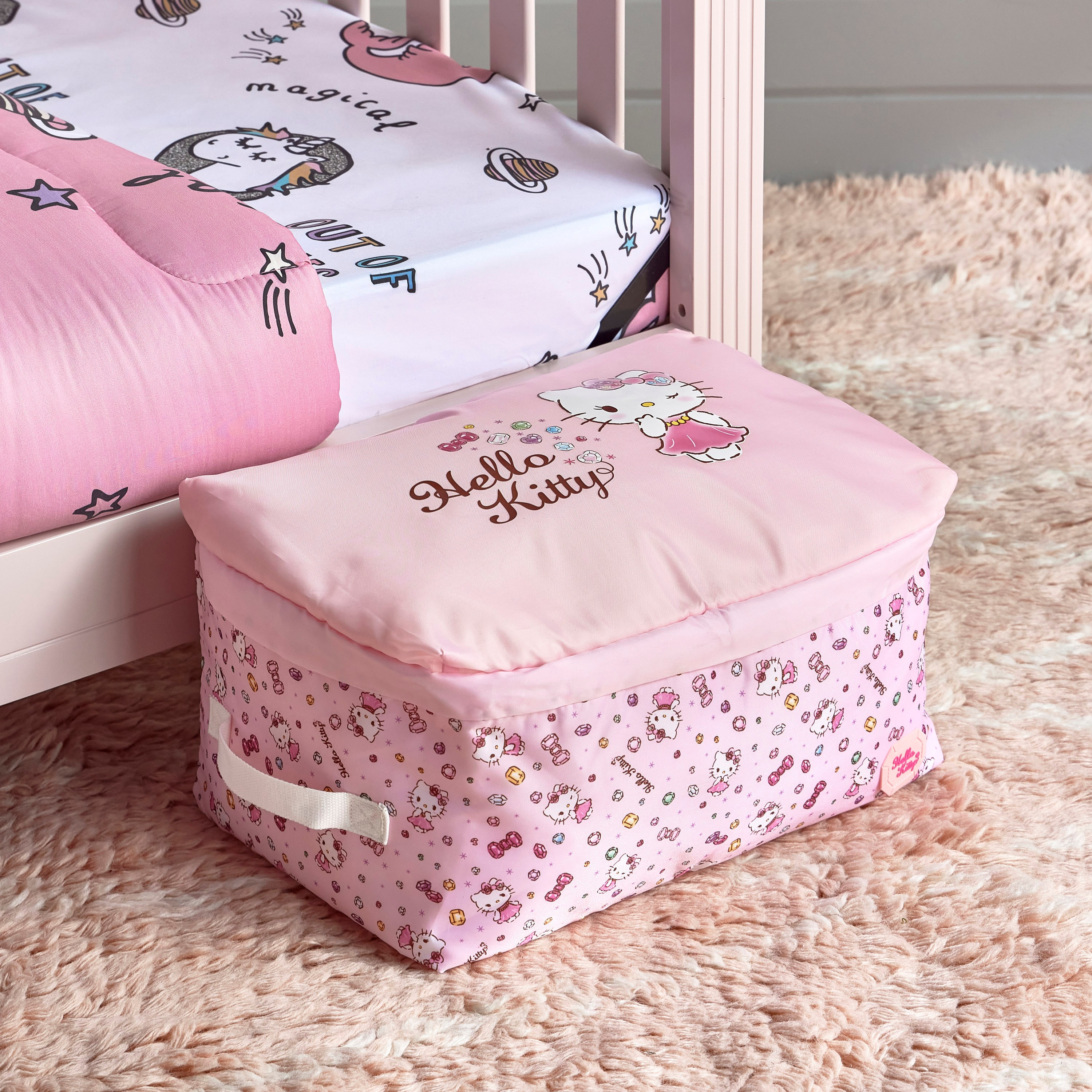 Hello kitty hotsell baby bedding set