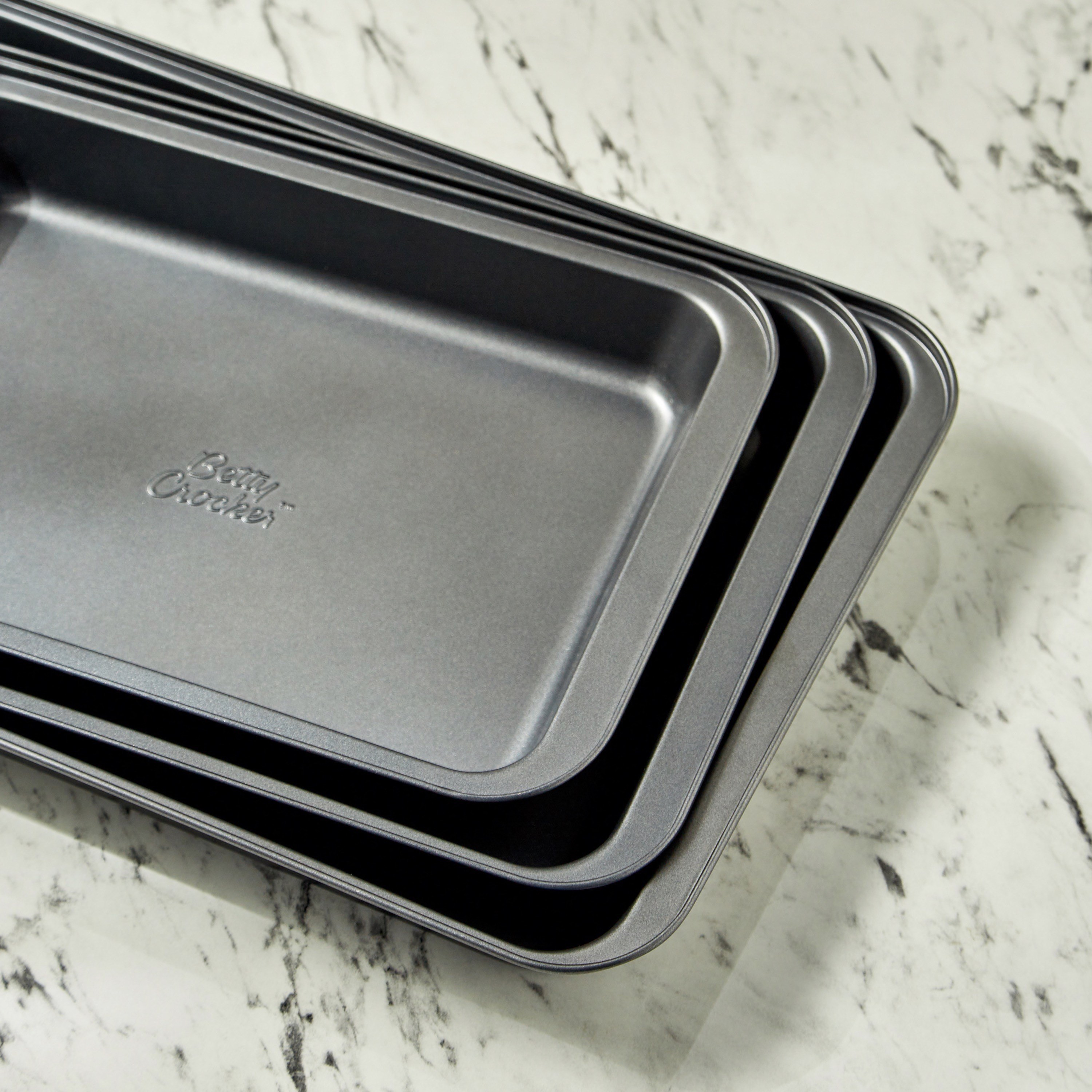 طقم مقلاة من صُلب الكربون 3 قطع - بيتي كروكر-household-kitchen-bakeware-bakingpansandmoulds-image-3
