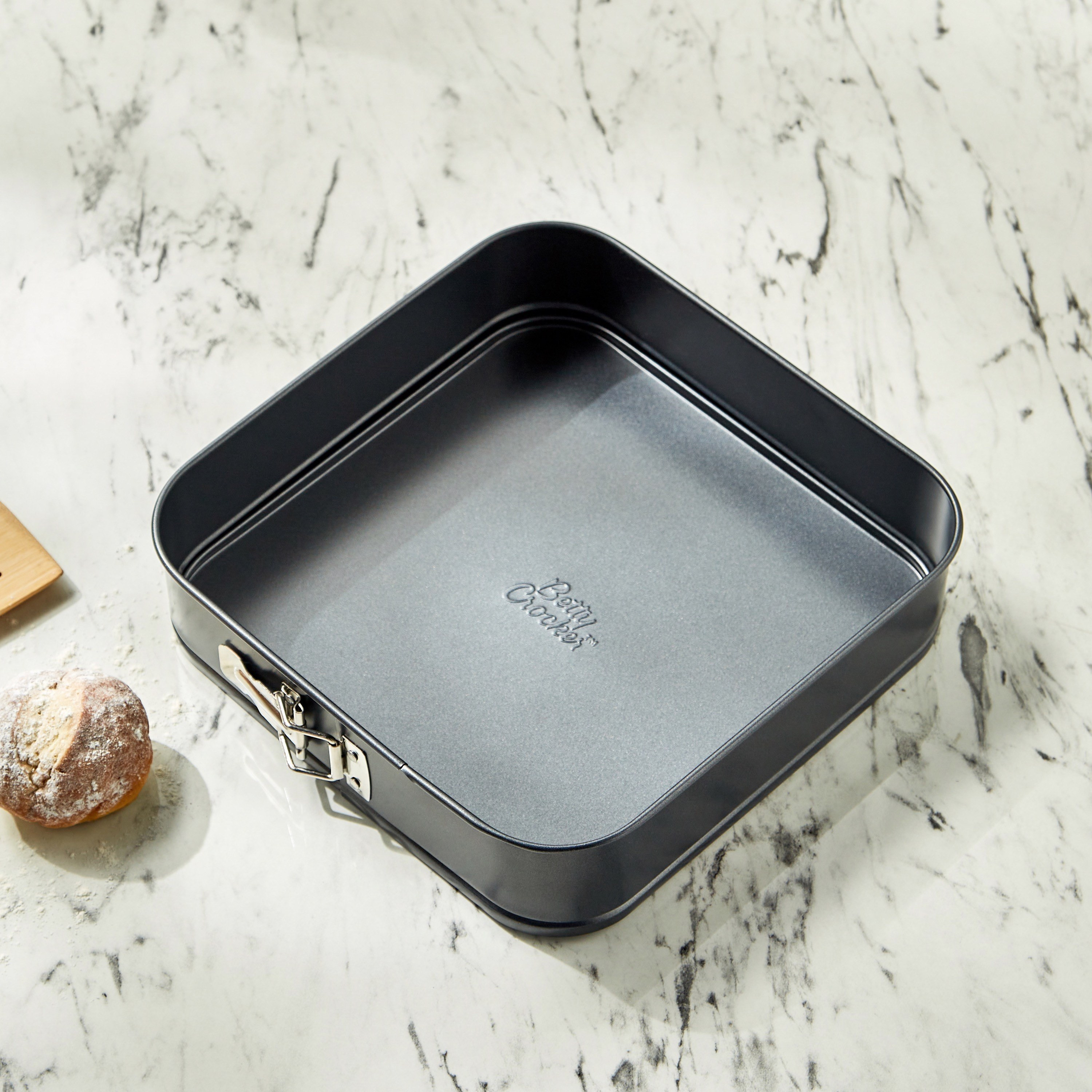 طقم خبز سبرينجفورم من صُلب الكربون 3 قطع - بيتي كروكر-household-kitchen-bakeware-bakingpansandmoulds-image-2