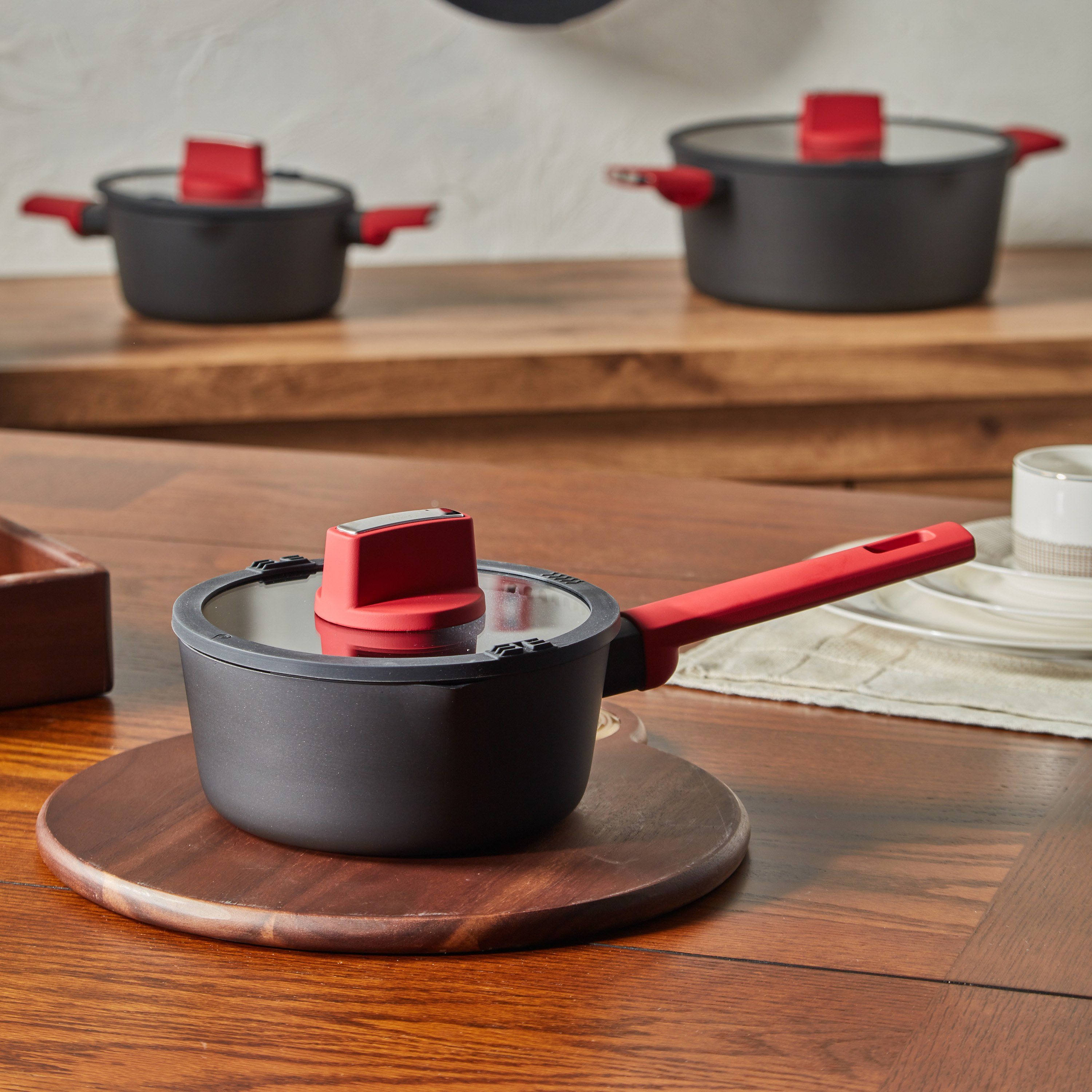 Betty Crocker Sauce Pan with Lid - 18x18x8 cm-household-kitchen-cookware-potsandpans-image-1