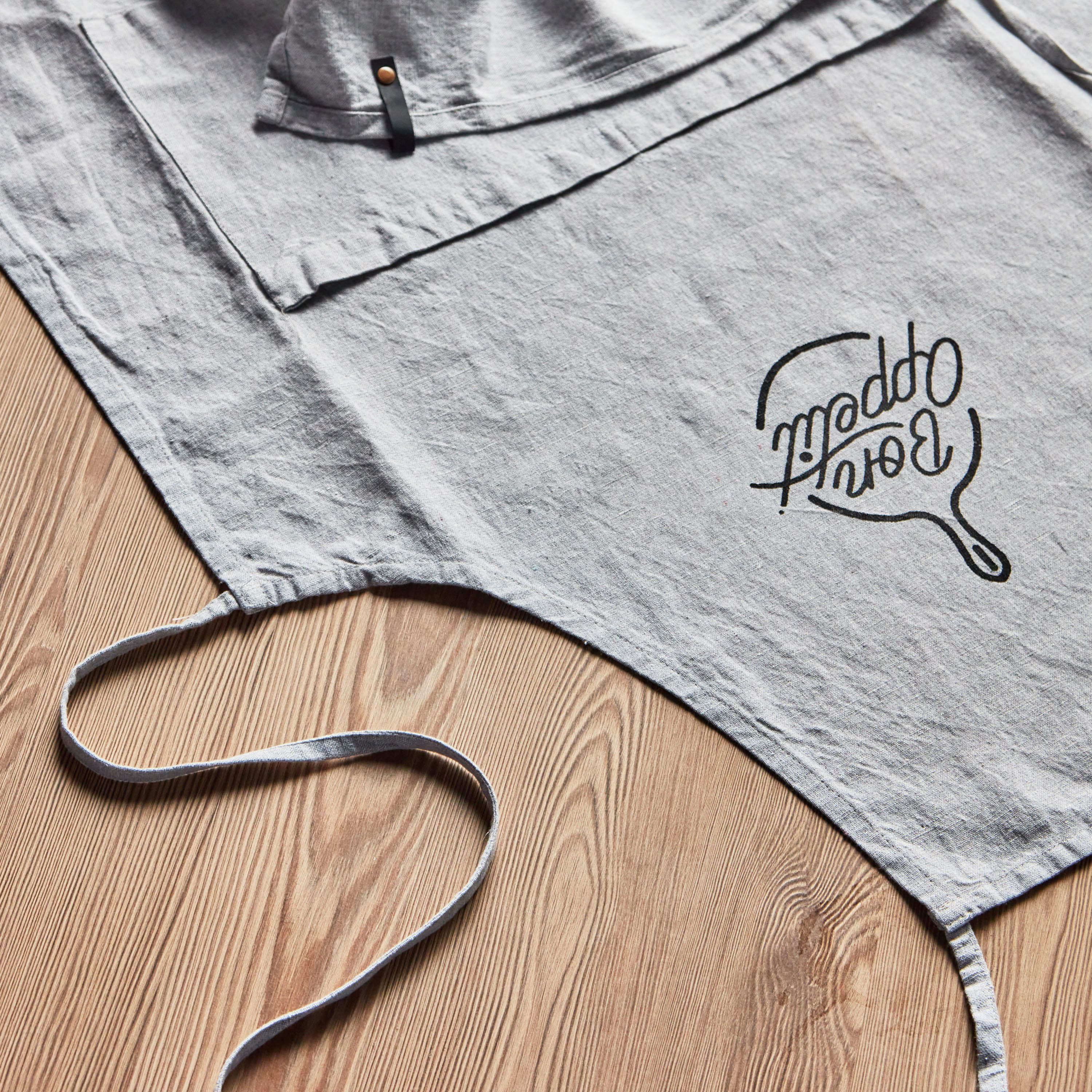 Darby Linen Apron - 60x90 cm-household-kitchen-kitchenlinen-apronsmittsandpotholders-image-2
