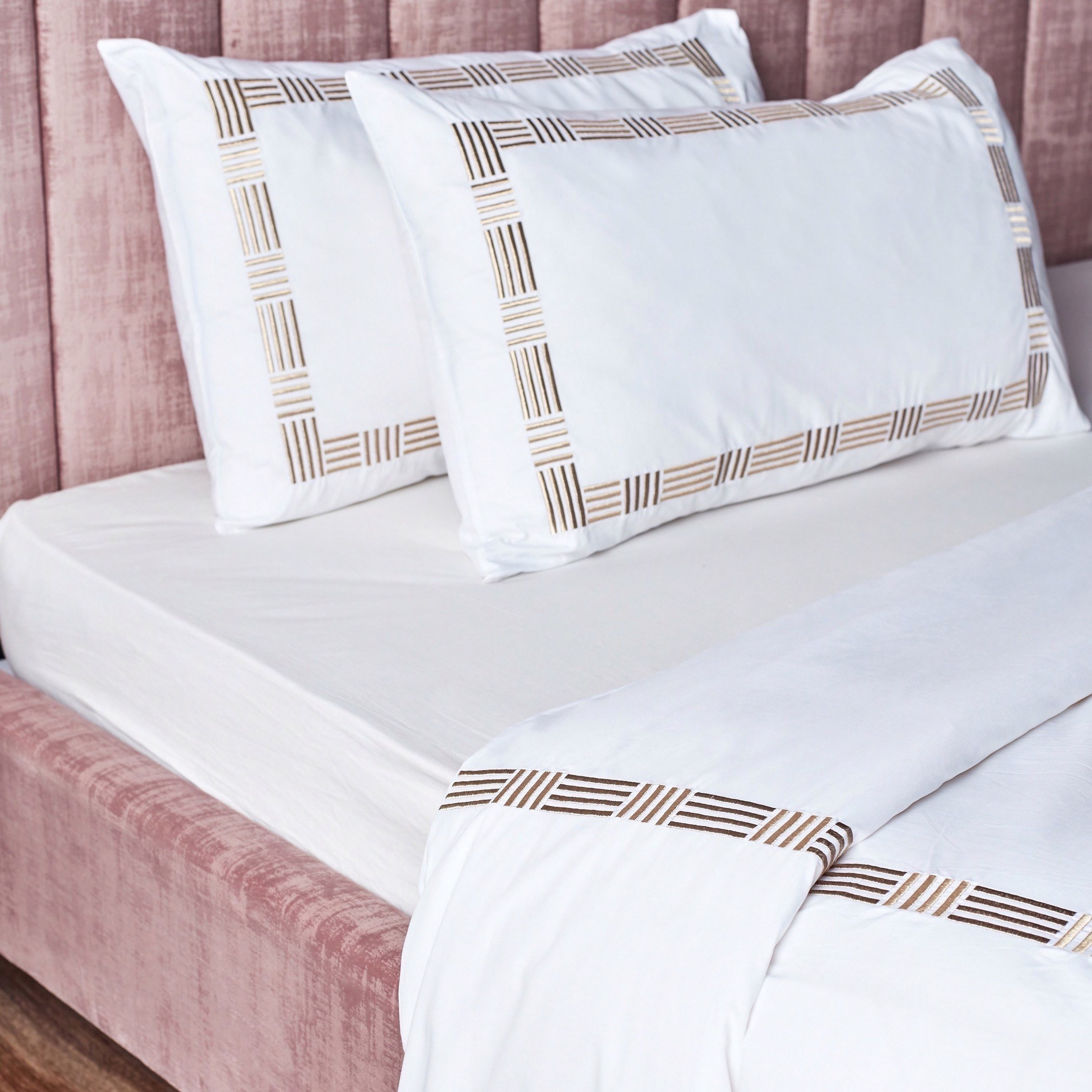 Hotel Luxe 5-Piece Super King Embroidered Comforter Set - 250x260 cm-household-bedding-comfortersandbedspreads-comforters-image-2