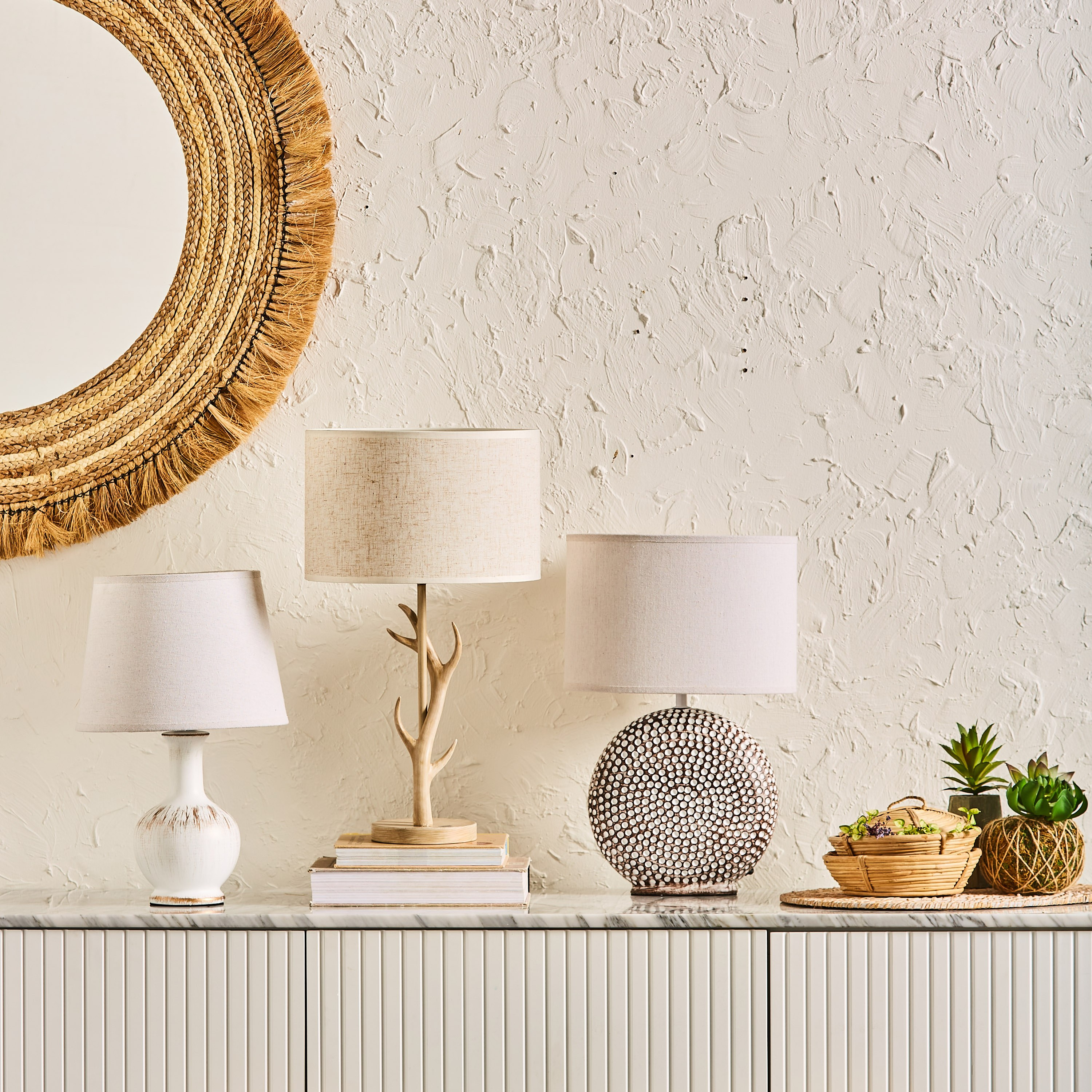 Caila Polyresin Table Lamp - 52 cm-household-lighting-tableanddesklamps-image-5