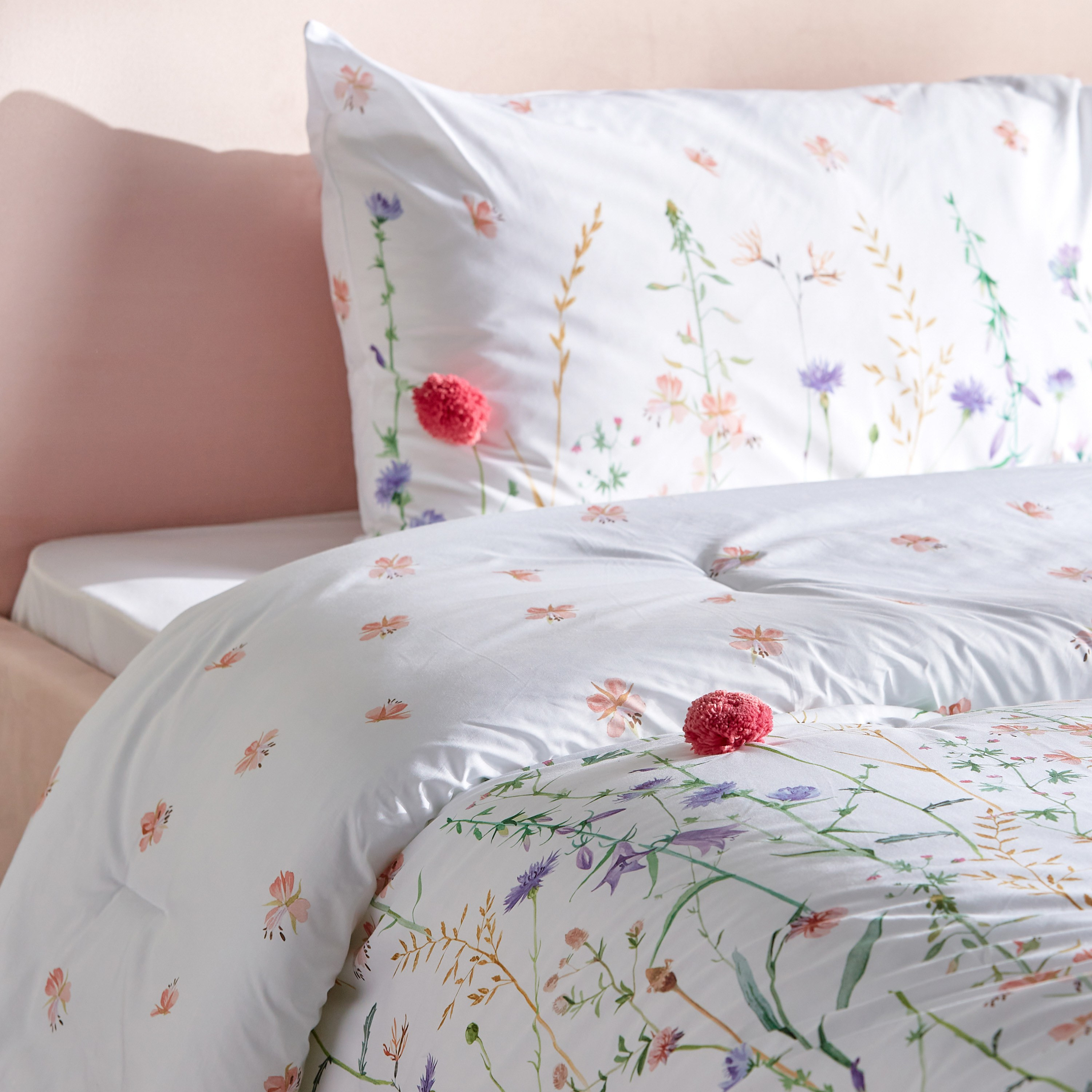 طقم لحاف كوين بطبعات أزهار قطعتين 200x240 سم - كريسدا-babyandkids-beddingandwindows-bedding-comforters-image-2