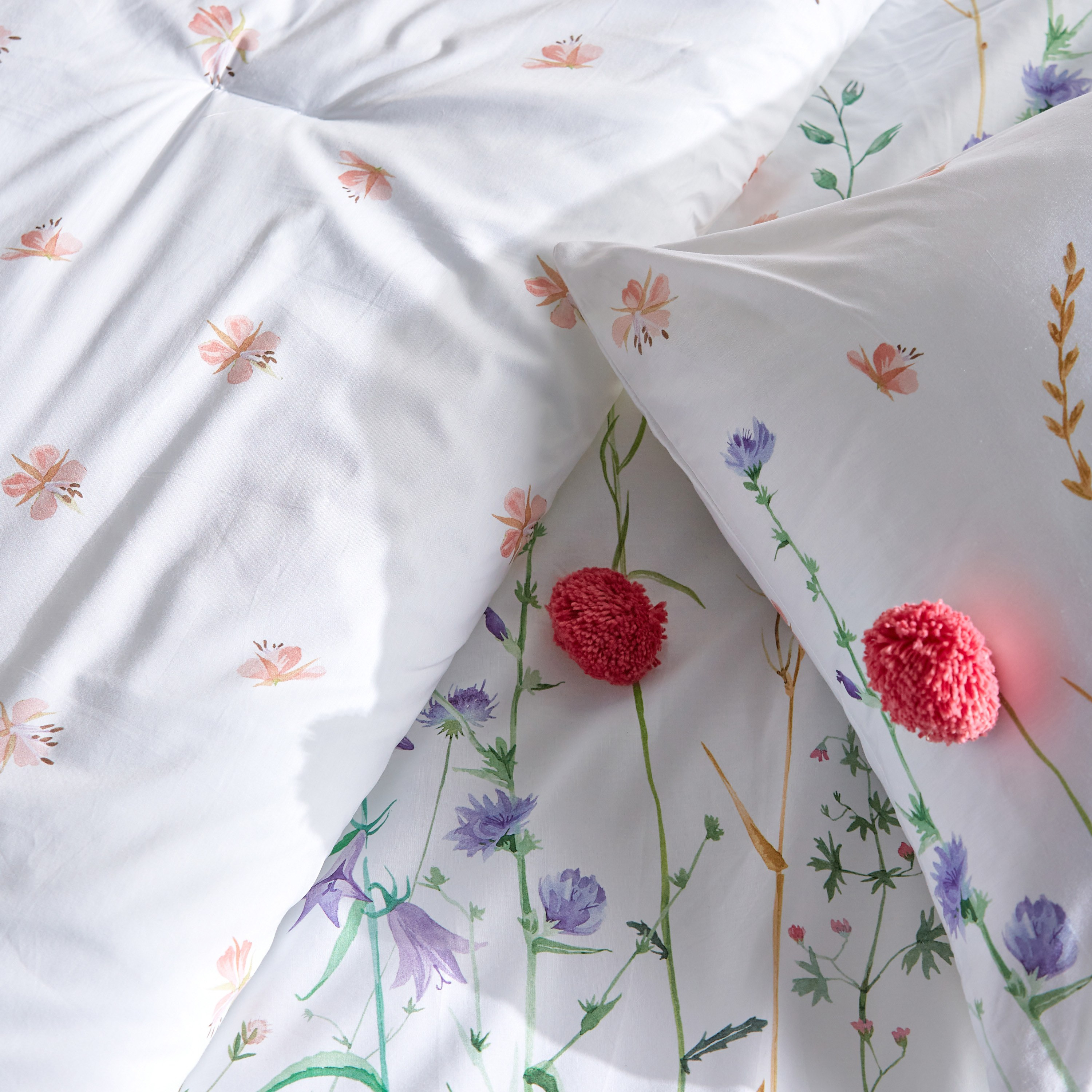 طقم لحاف كوين بطبعات أزهار قطعتين 200x240 سم - كريسدا-babyandkids-beddingandwindows-bedding-comforters-image-3