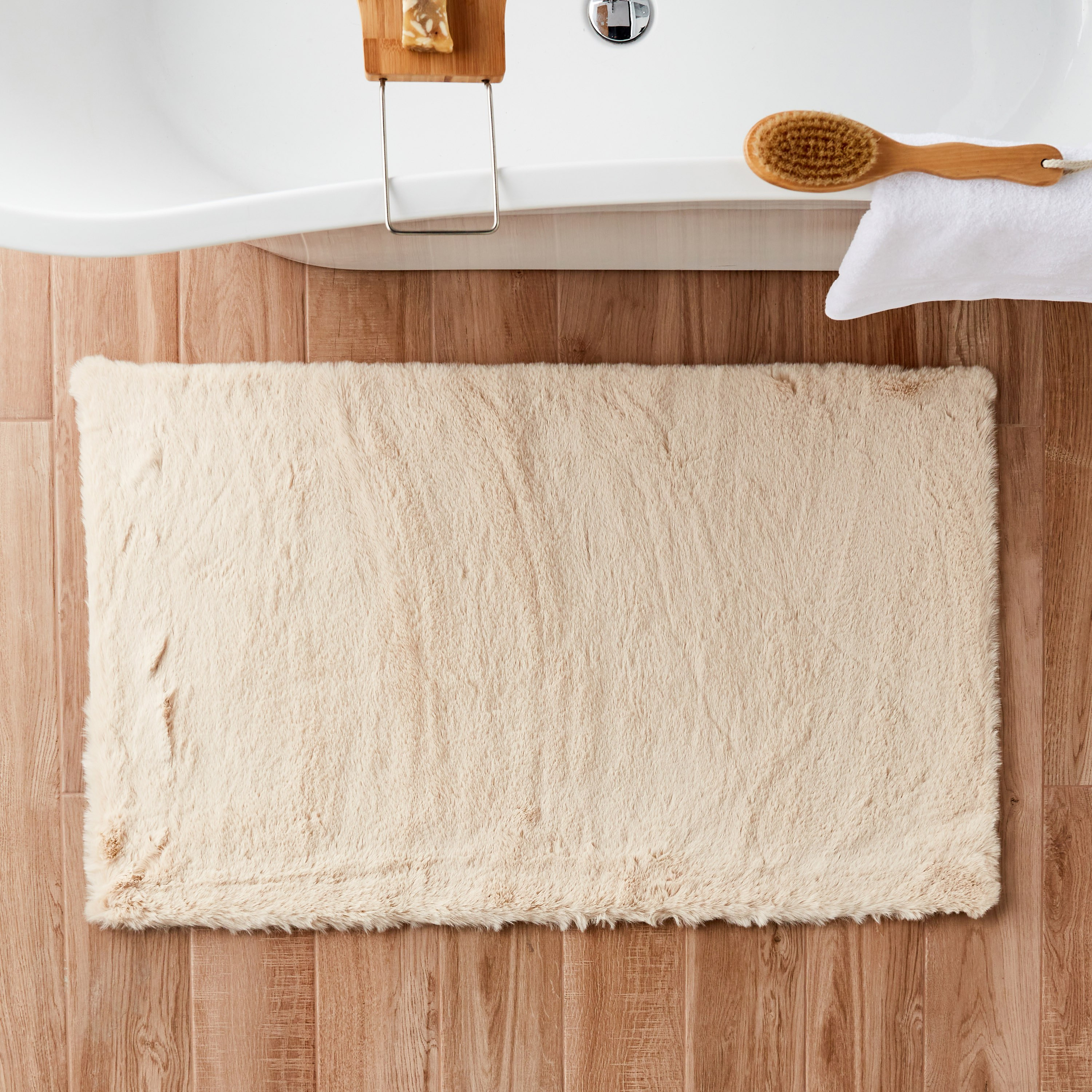 Luxury bath rugs online and towels