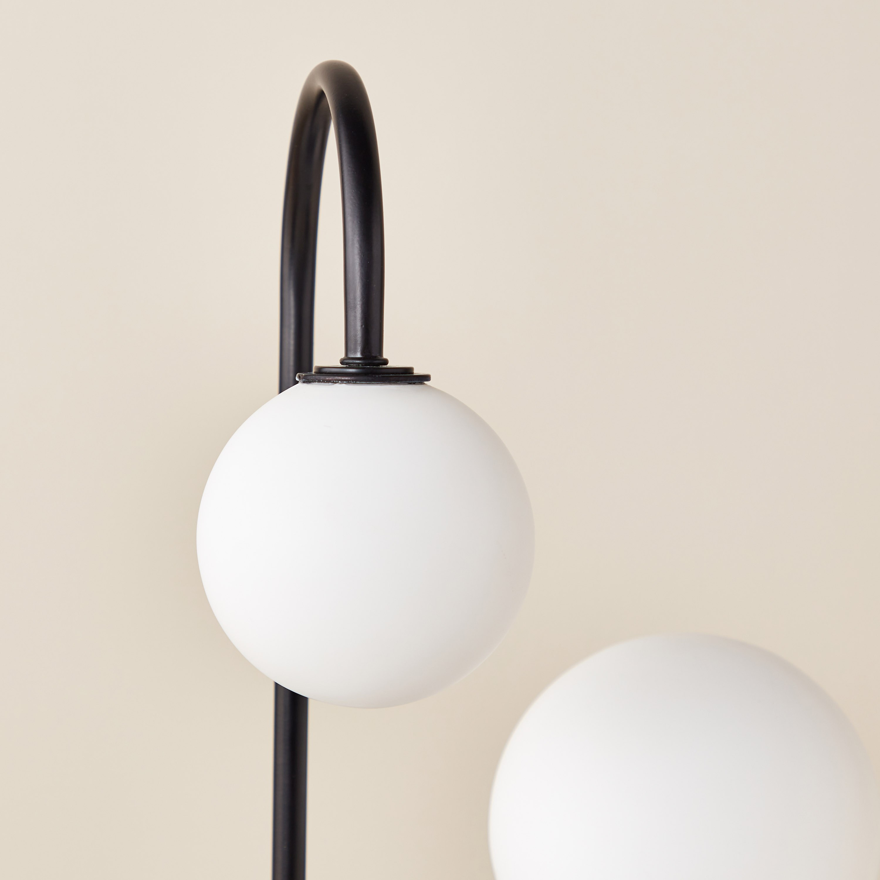 Archaic Metal Table Lamp - 47 cm-household-lighting-tableanddesklamps-image-2