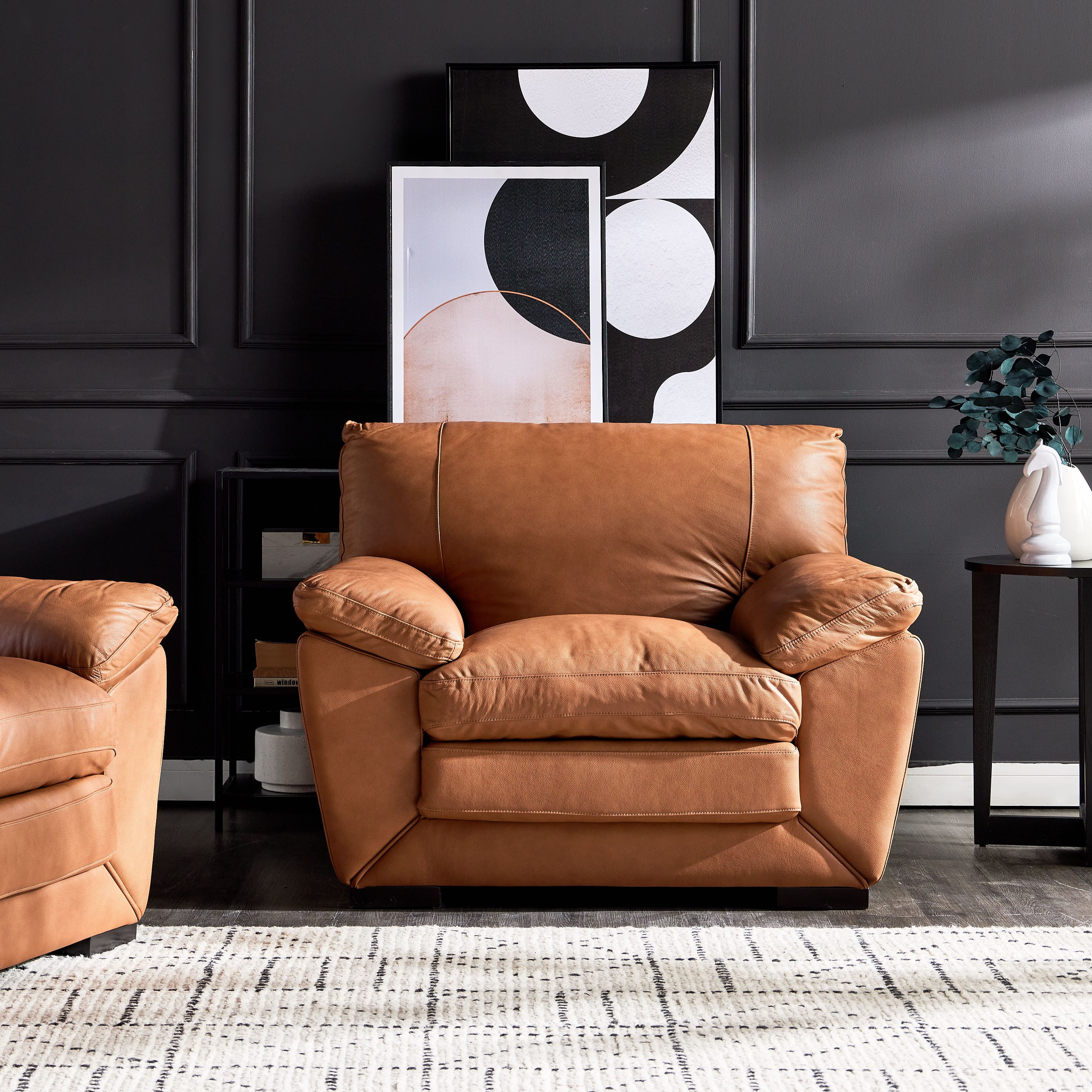 Da Vinchi Leather Armchair