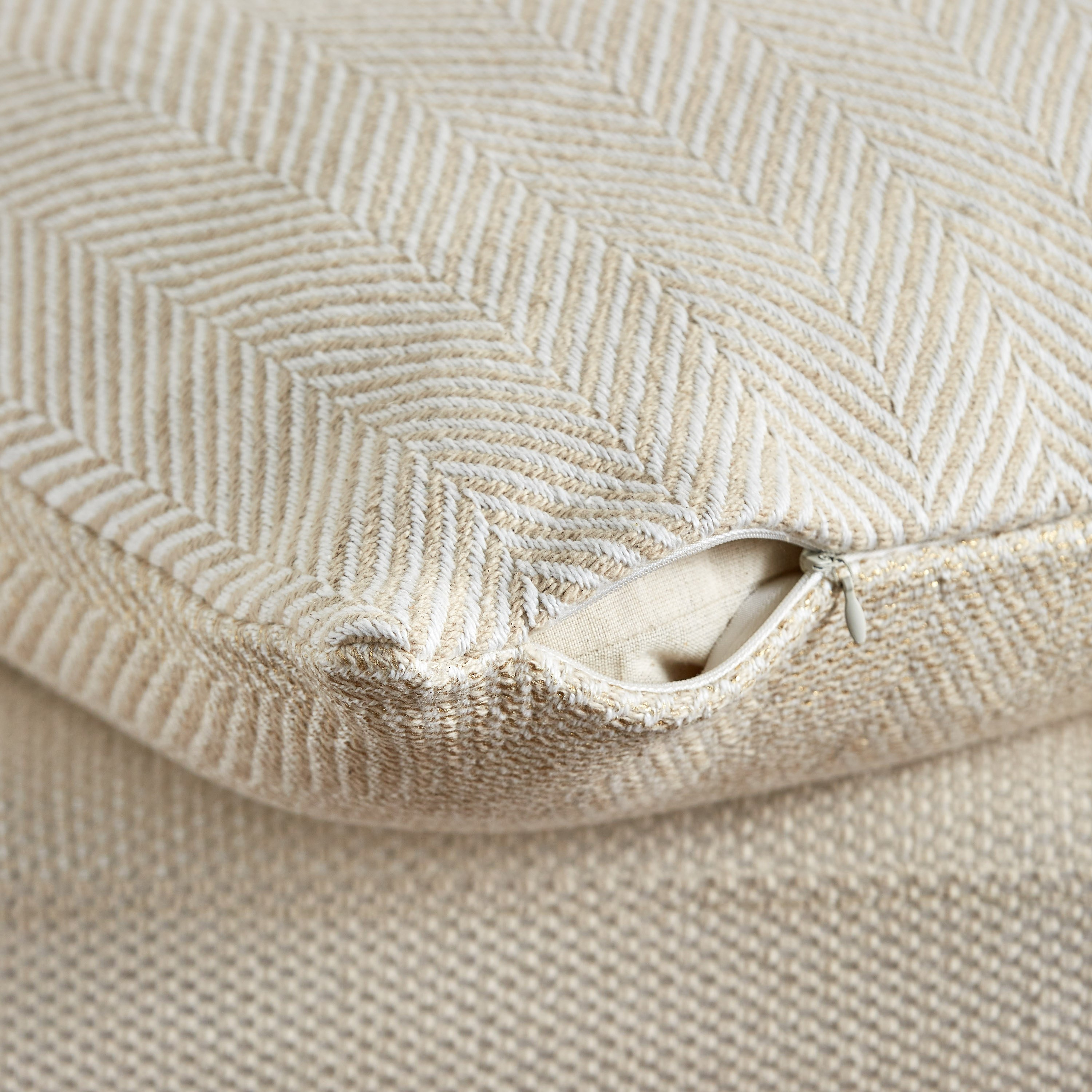 غطاء وسادة بتصميم متعرّج - 45x45 سم-household-cushionsandthrows-cushioncovers-image-3