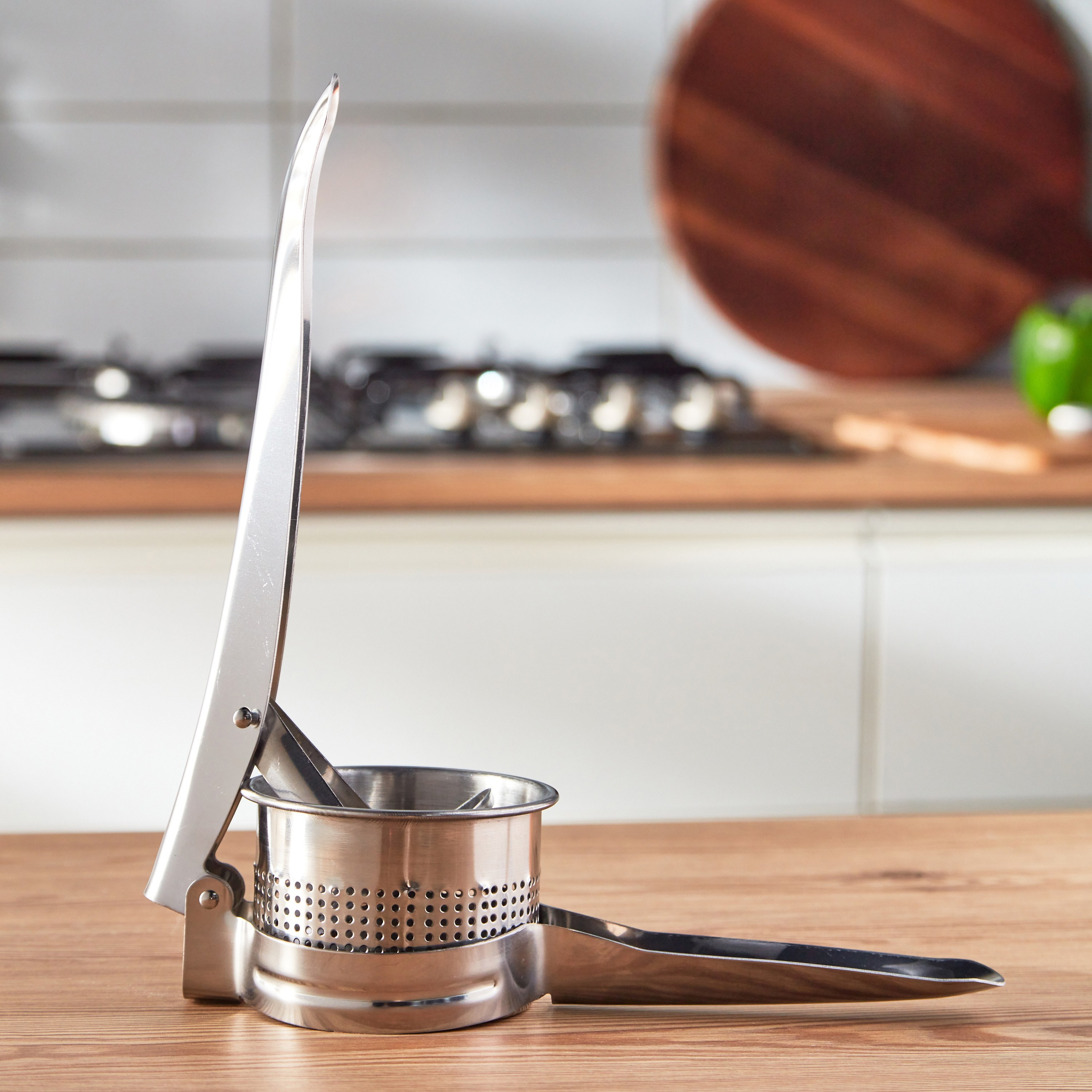 Essential Potato Masher-household-kitchen-kitchentoolsandutensils-foodpreparationtools-image-2