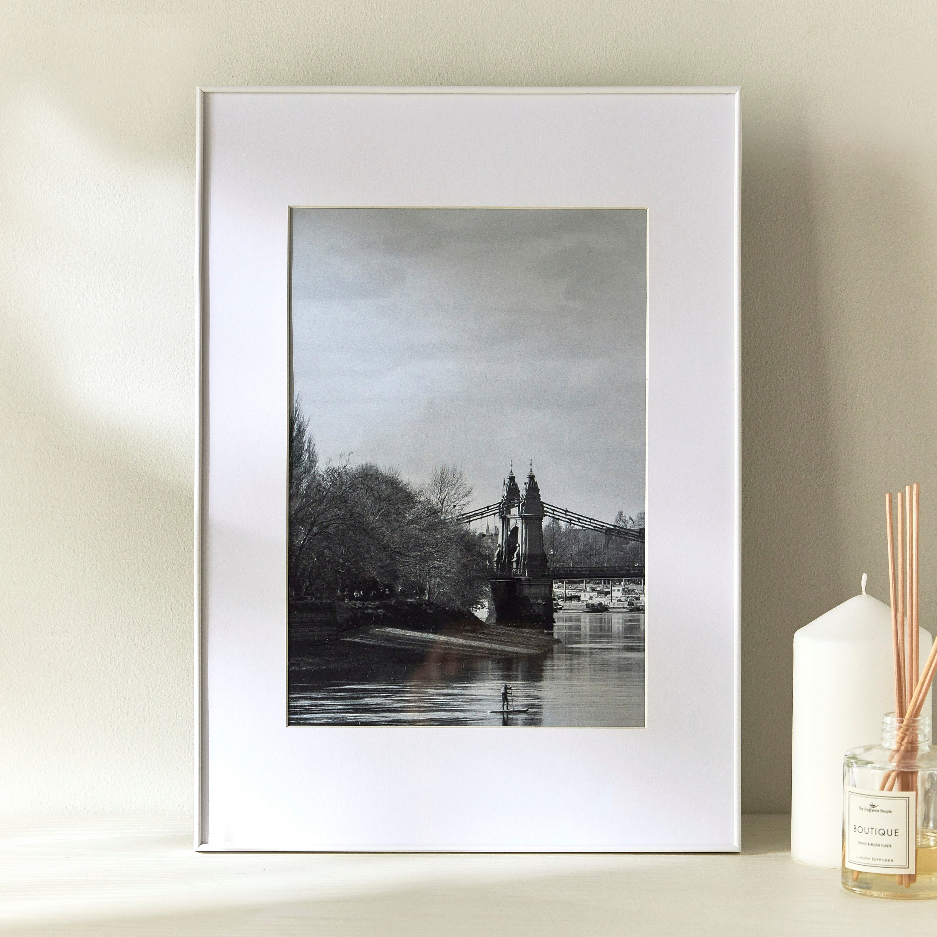Sangi Photo Frame - 31x43 cm-household-walldecorandmirrors-photoframes-image-1