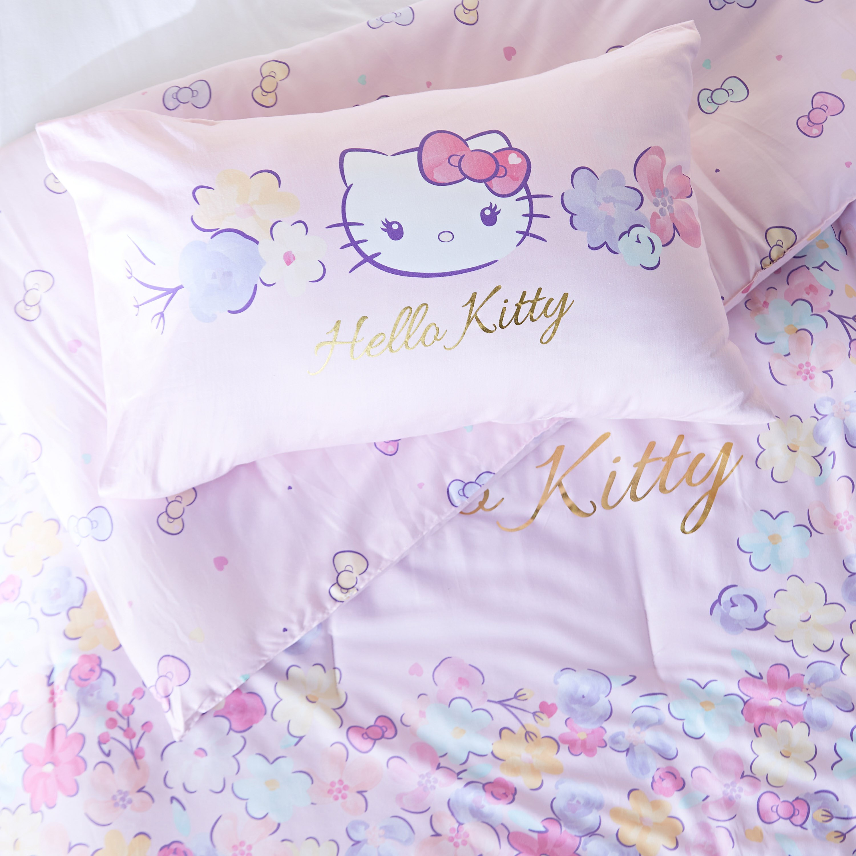 طقم لحاف كامل بتصميم أزهار - هالو كيتي - 160x220 سم-babyandkids-beddingandwindows-bedding-comforters-image-4