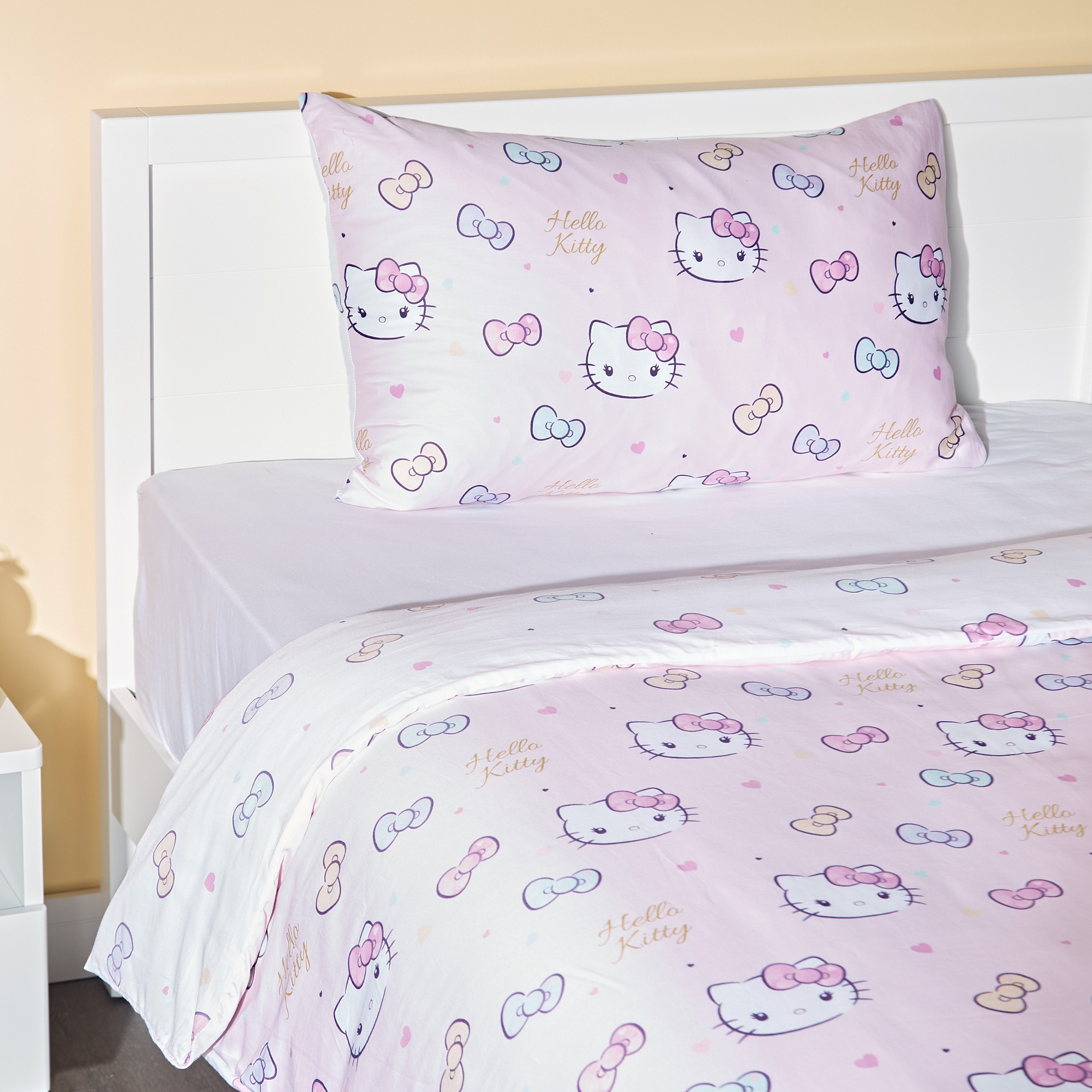 طقم غطاء لحاف فردي قطعتين بتصميم أزهار 135x200 سم - هالو كيتي-babyandkids-beddingandwindows-bedding-duvets-image-3