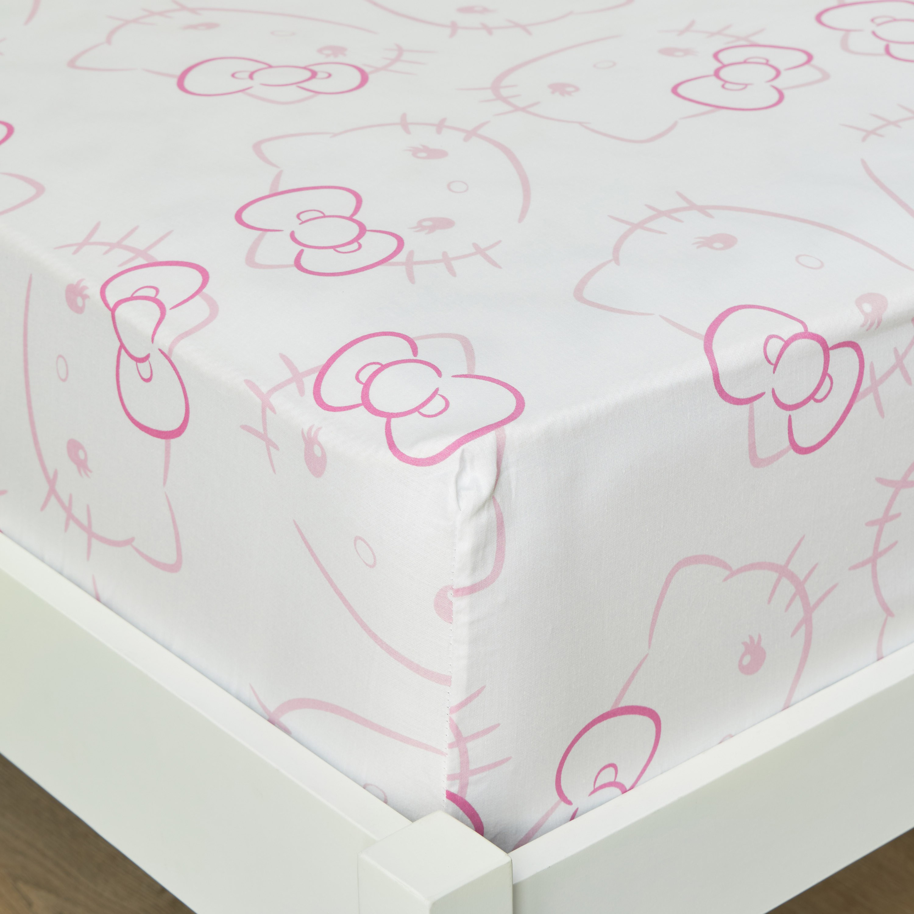 Hello Kitty Floral Full Fitted Sheet - 120x200 cm-babyandkids-beddingandwindows-bedding-fittedandflatsheets-image-1
