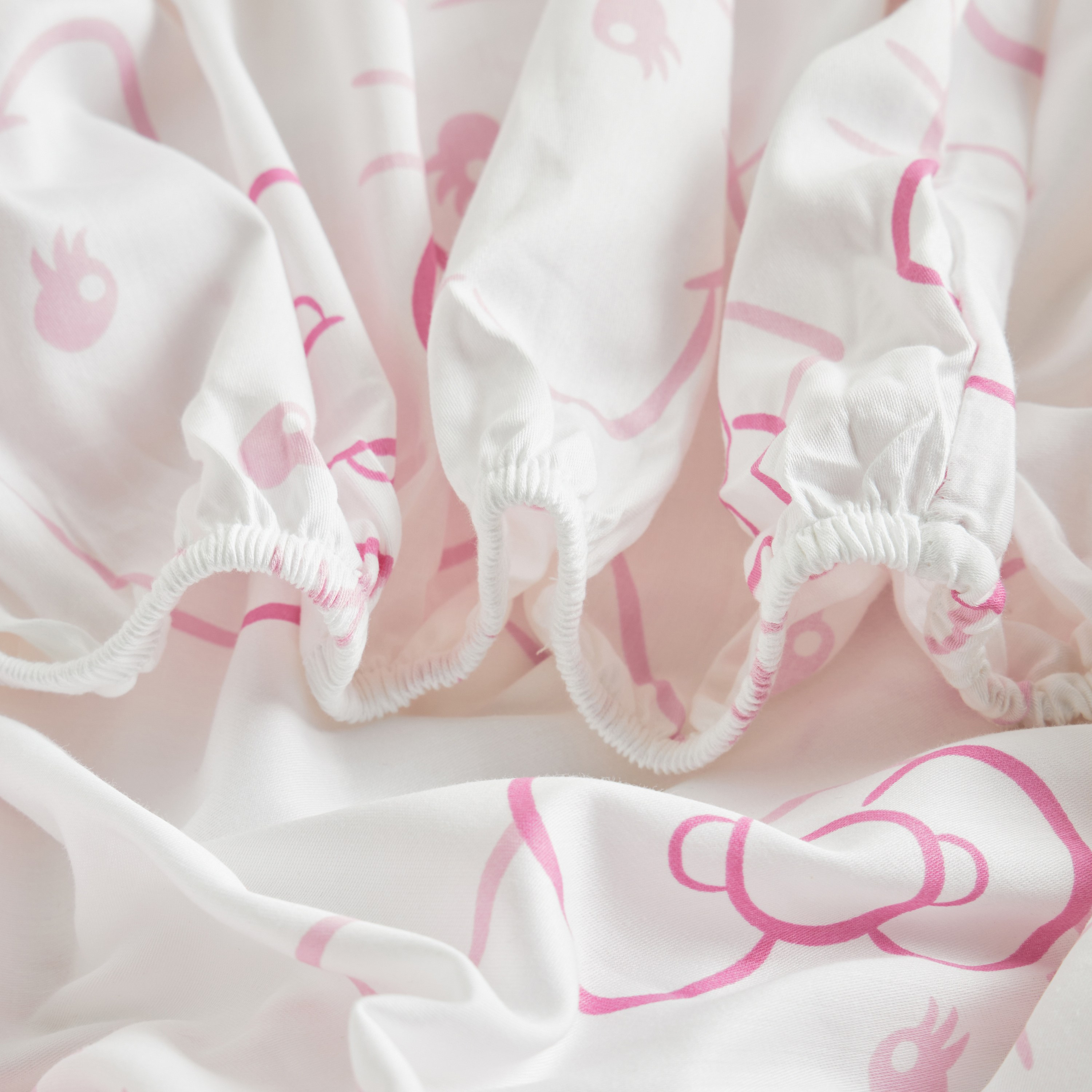 Hello Kitty Floral Full Fitted Sheet - 120x200 cm-babyandkids-beddingandwindows-bedding-fittedandflatsheets-image-2