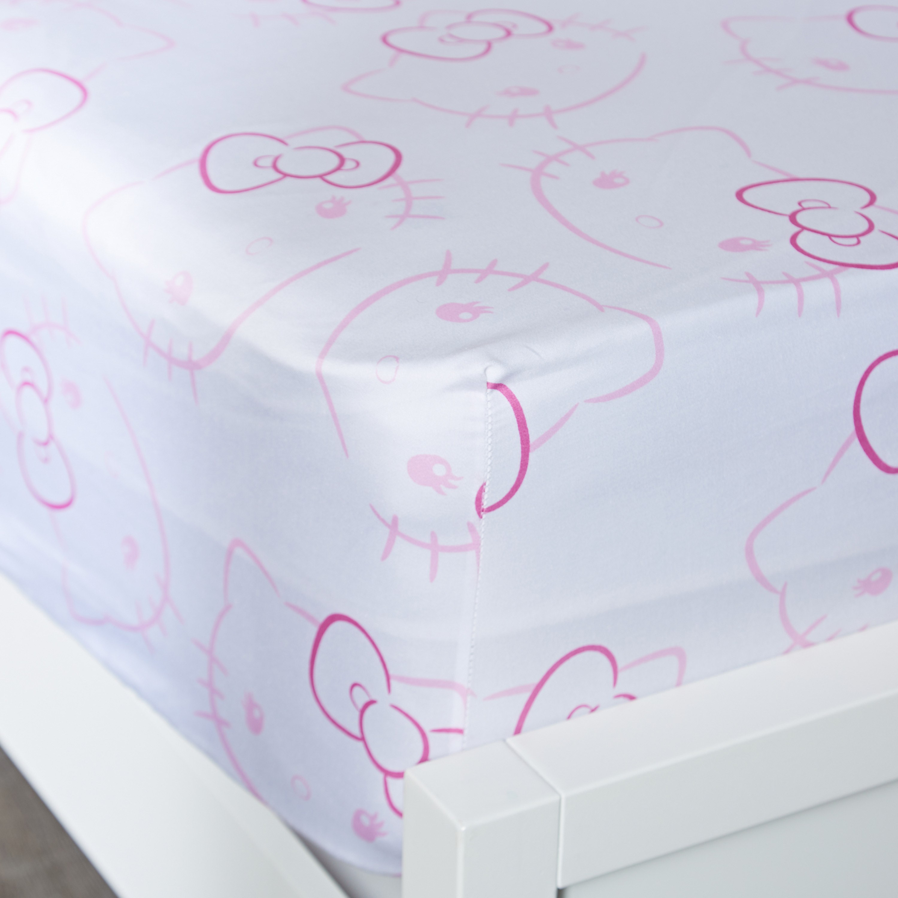 Hello Kitty Floral Single Fitted Sheet - 90x200 cm-babyandkids-beddingandwindows-bedding-fittedandflatsheets-image-2